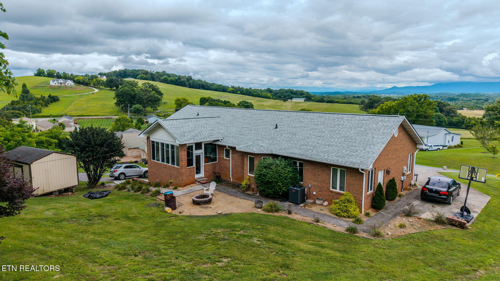 940 Hilltop Lane Kodak TN 37764