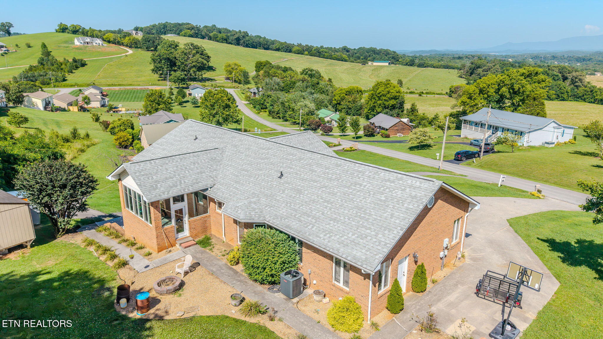 940 Hilltop Lane Kodak TN 37764