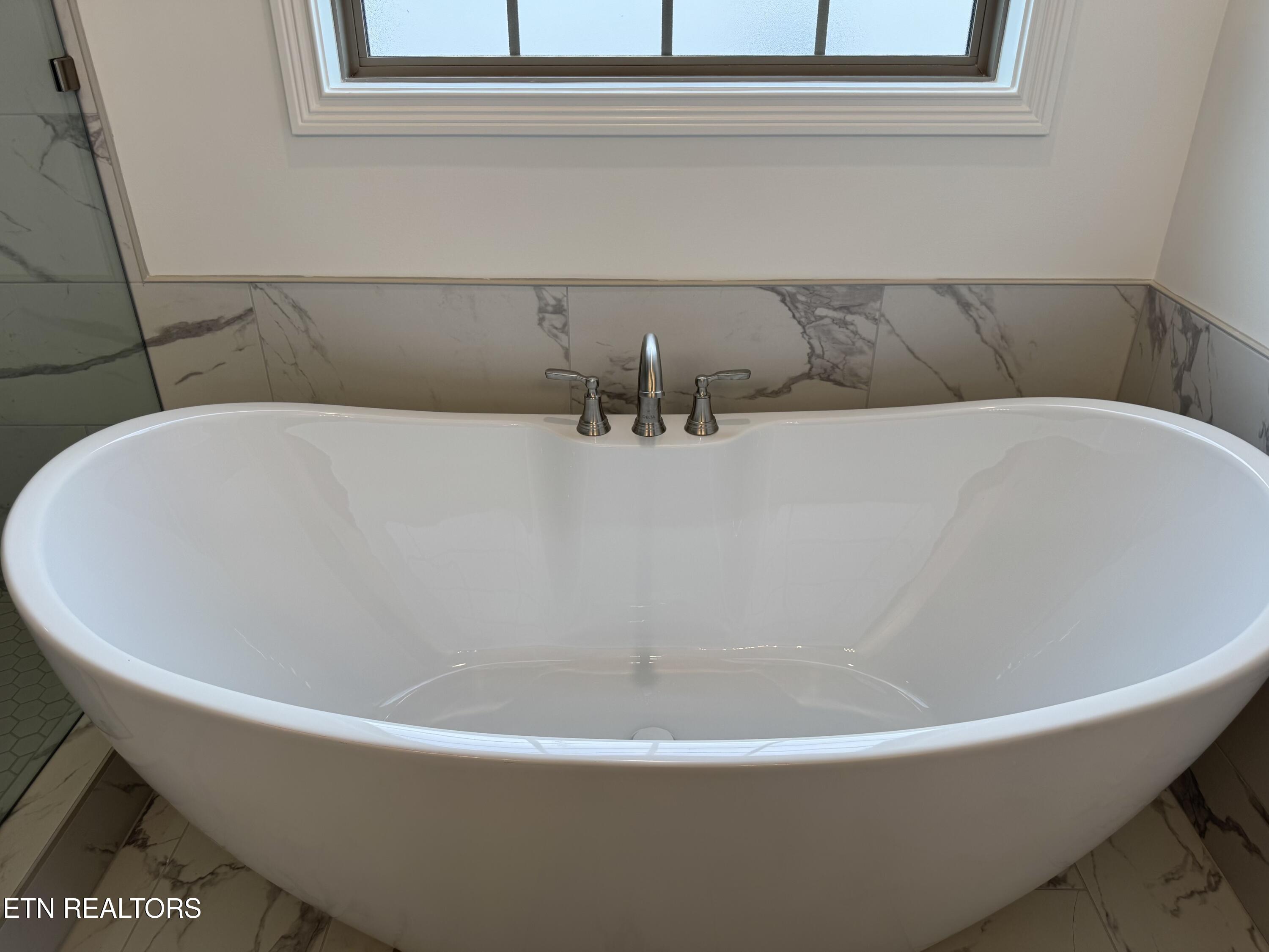 1128 Chardonnay Lane Knoxville TN 37932