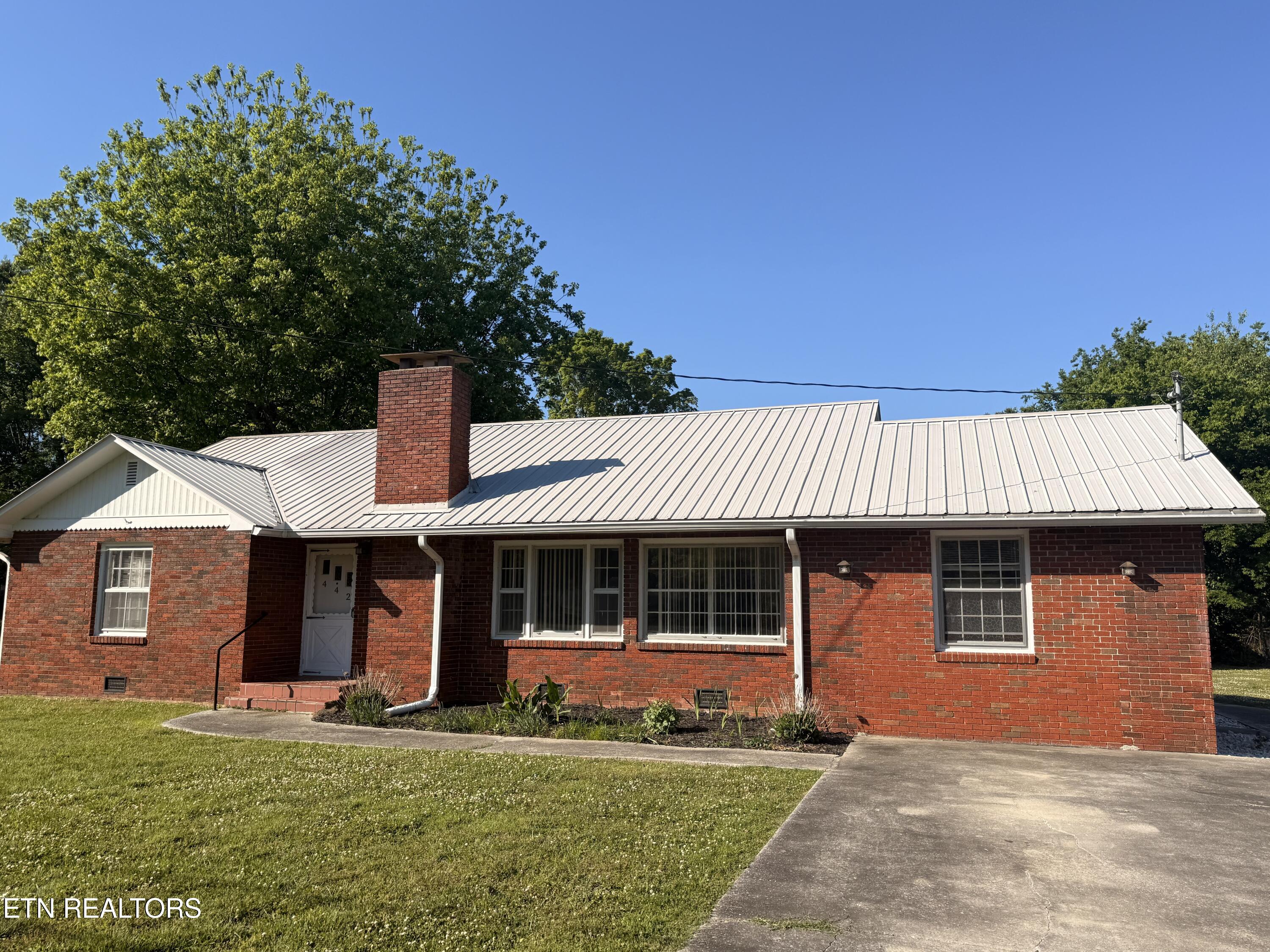 442 W Rhea Avenue Spring City TN 37381