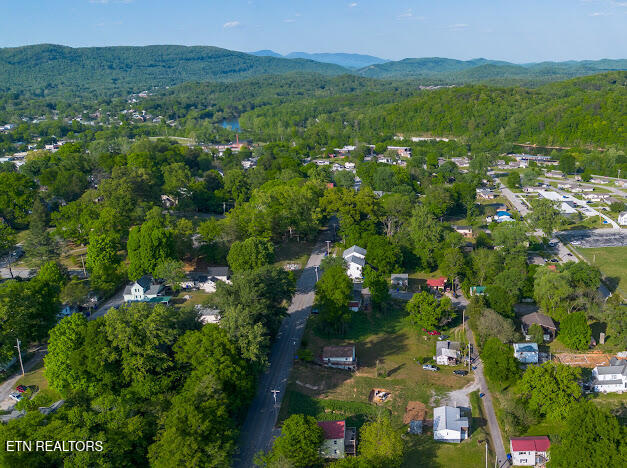 510 Sewanee Street Harriman TN 37748