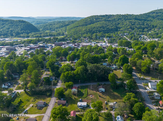 510 Sewanee Street Harriman TN 37748