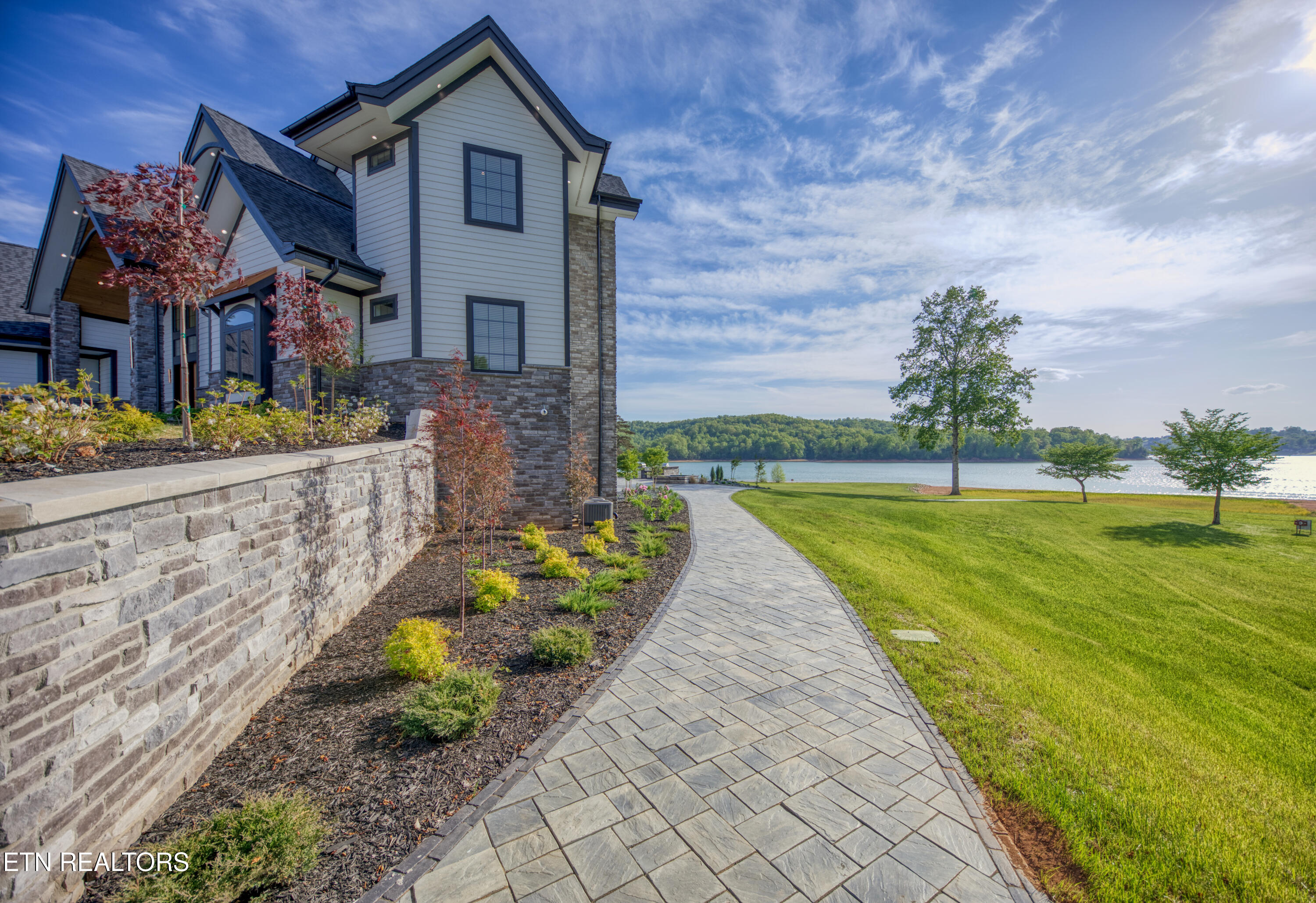 202 Crown Jewel Lane Lafollette TN 37766