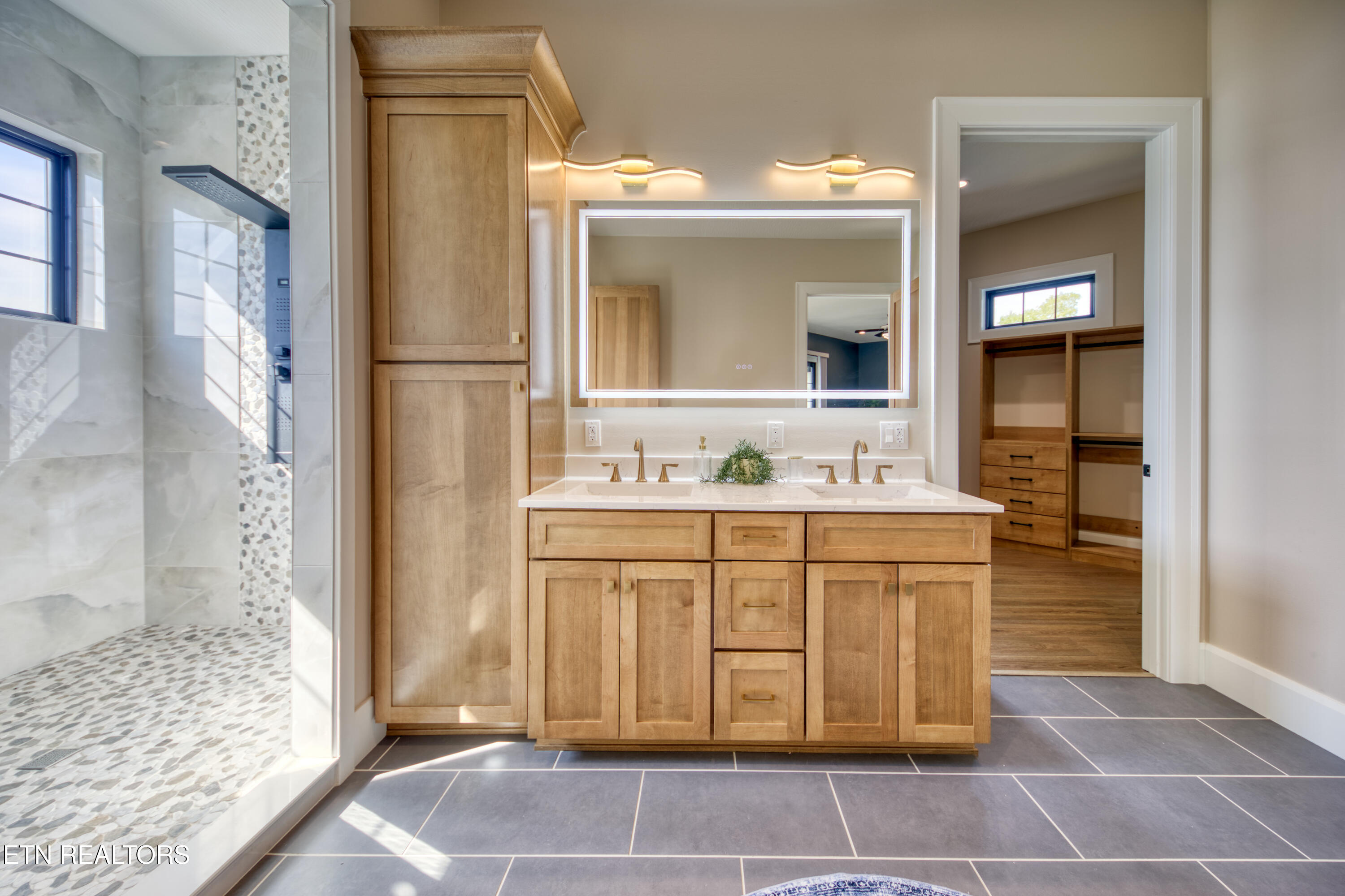 202 Crown Jewel Lane Lafollette TN 37766
