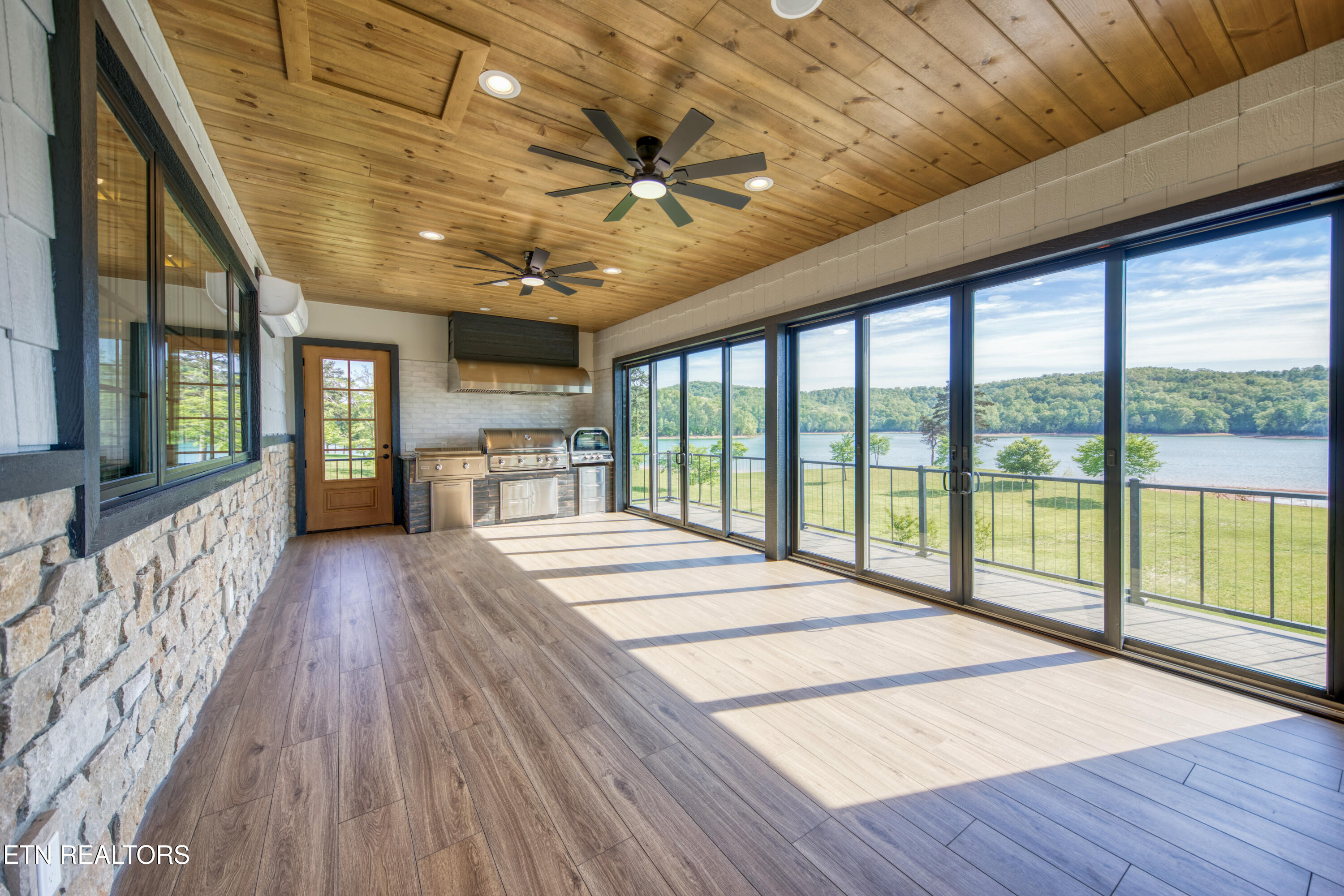 202 Crown Jewel Lane Lafollette TN 37766