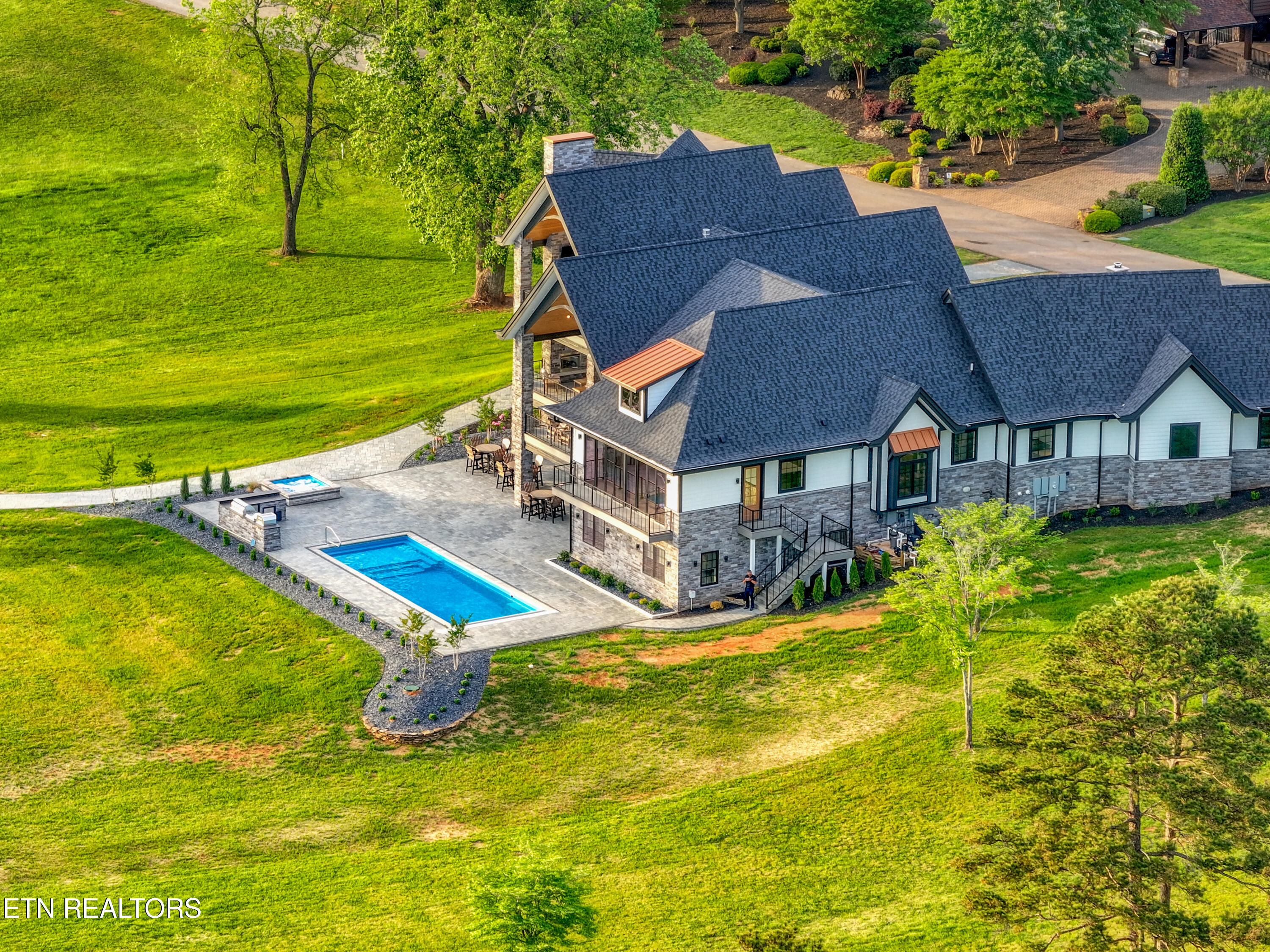 202 Crown Jewel Lane Lafollette TN 37766
