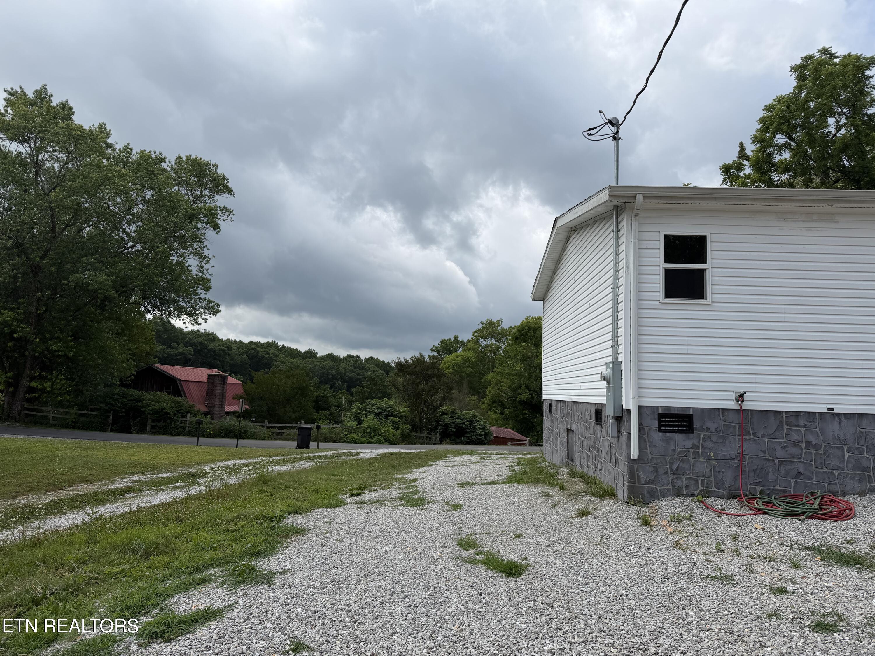 420 Lewallen Hollow Road Clinton TN 37716