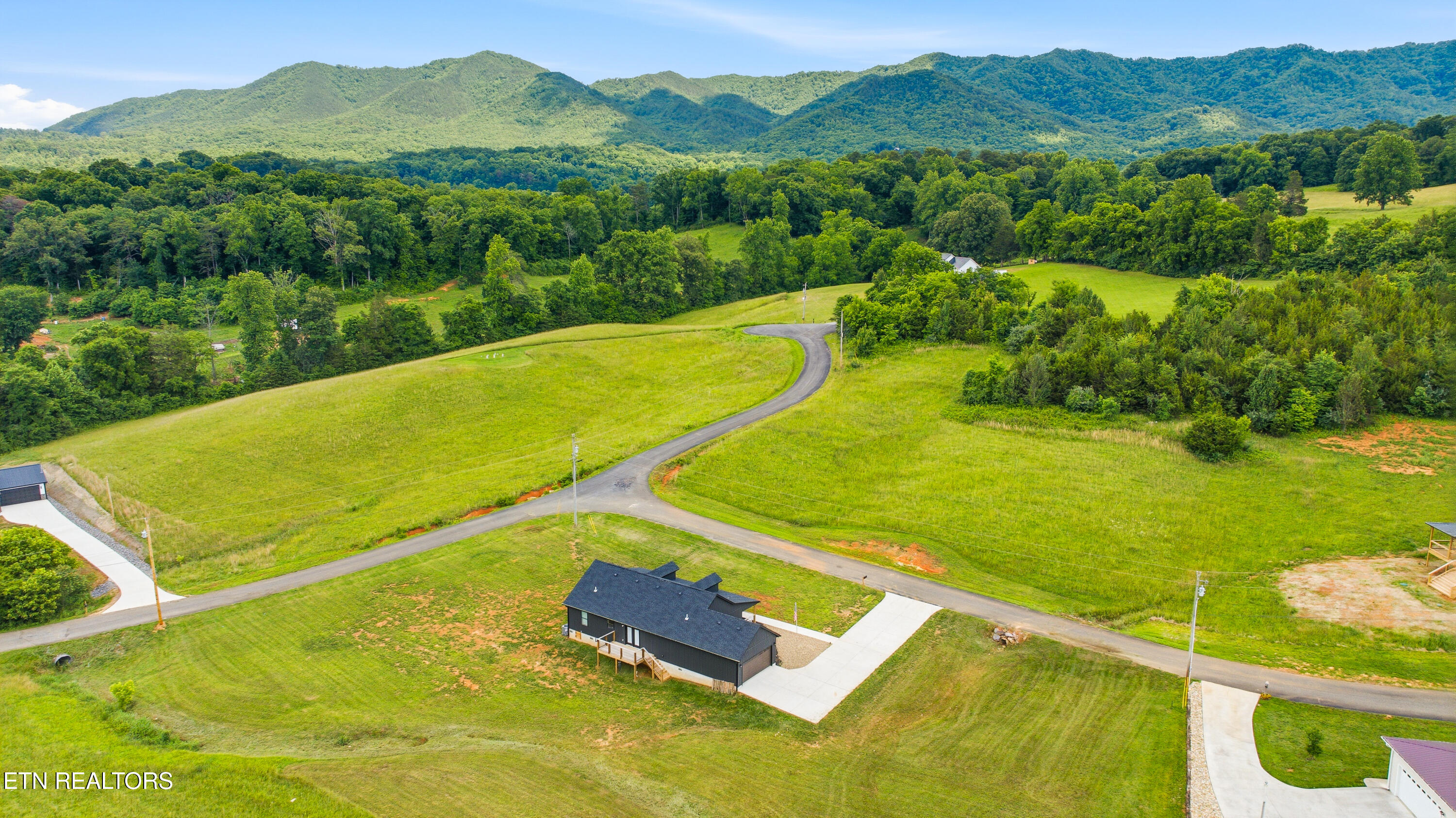 1607 Tranquility Ridge Drive Newport TN 37821