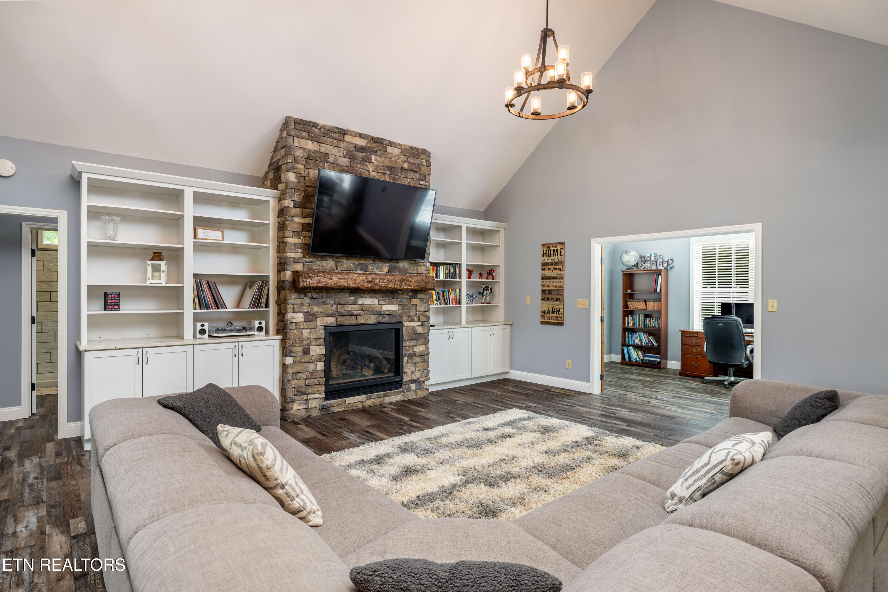 1225 Mountain View Road Lenoir City TN 37771