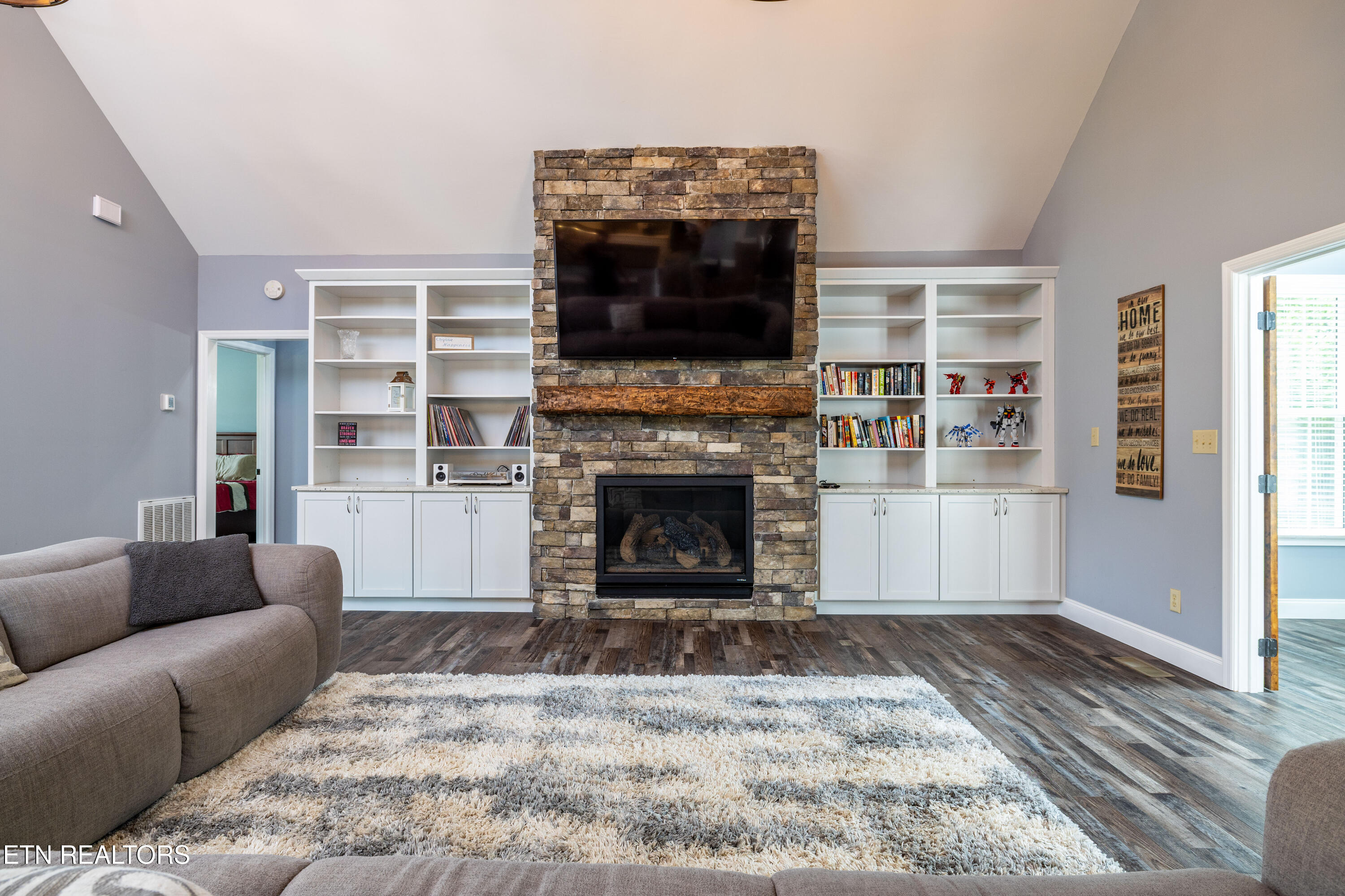 1225 Mountain View Road Lenoir City TN 37771