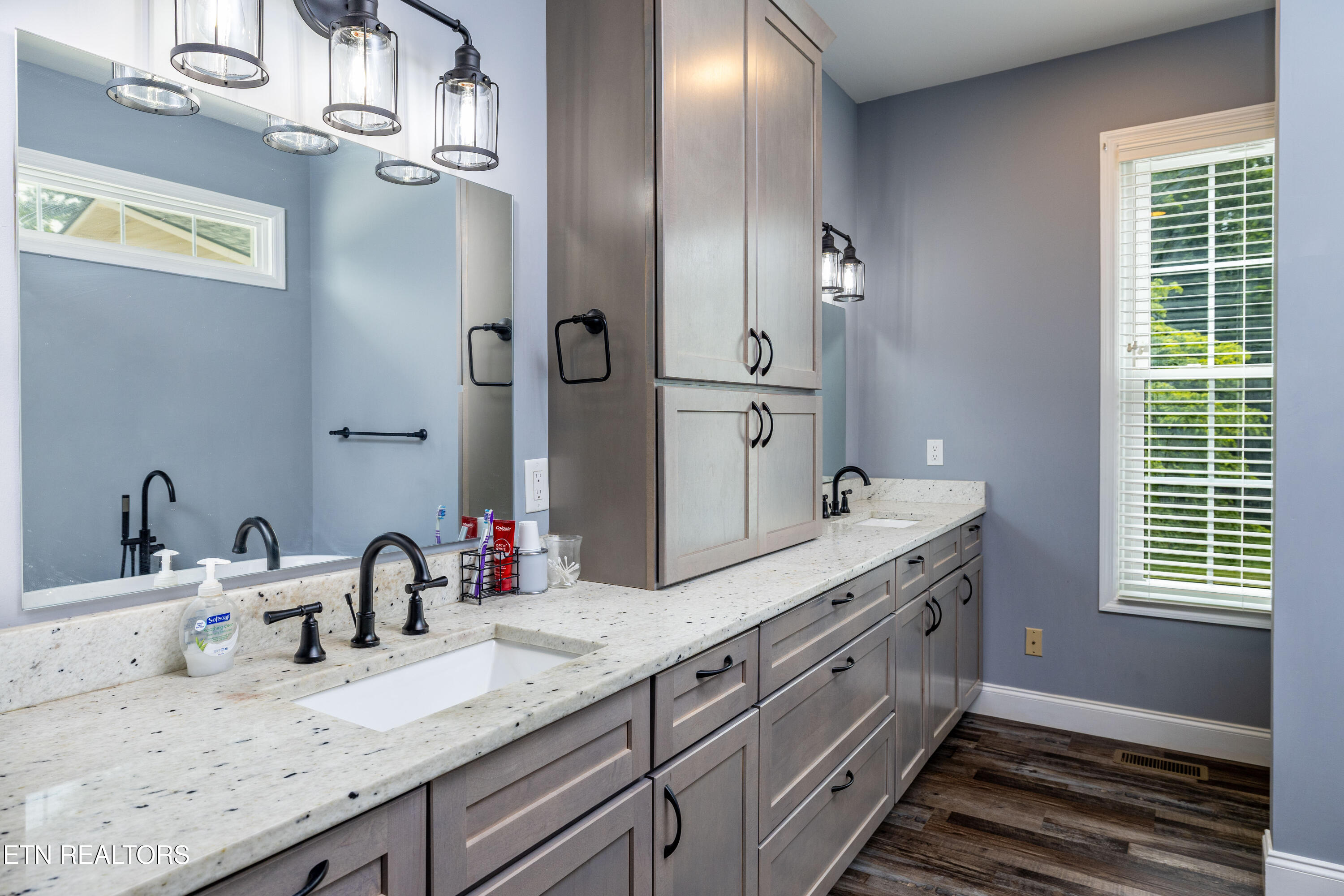 1225 Mountain View Road Lenoir City TN 37771