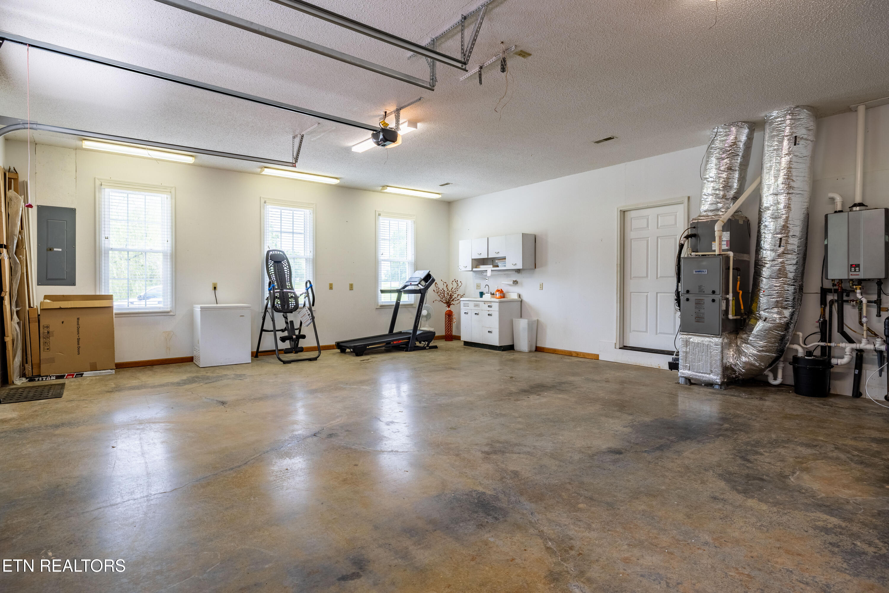 1225 Mountain View Road Lenoir City TN 37771