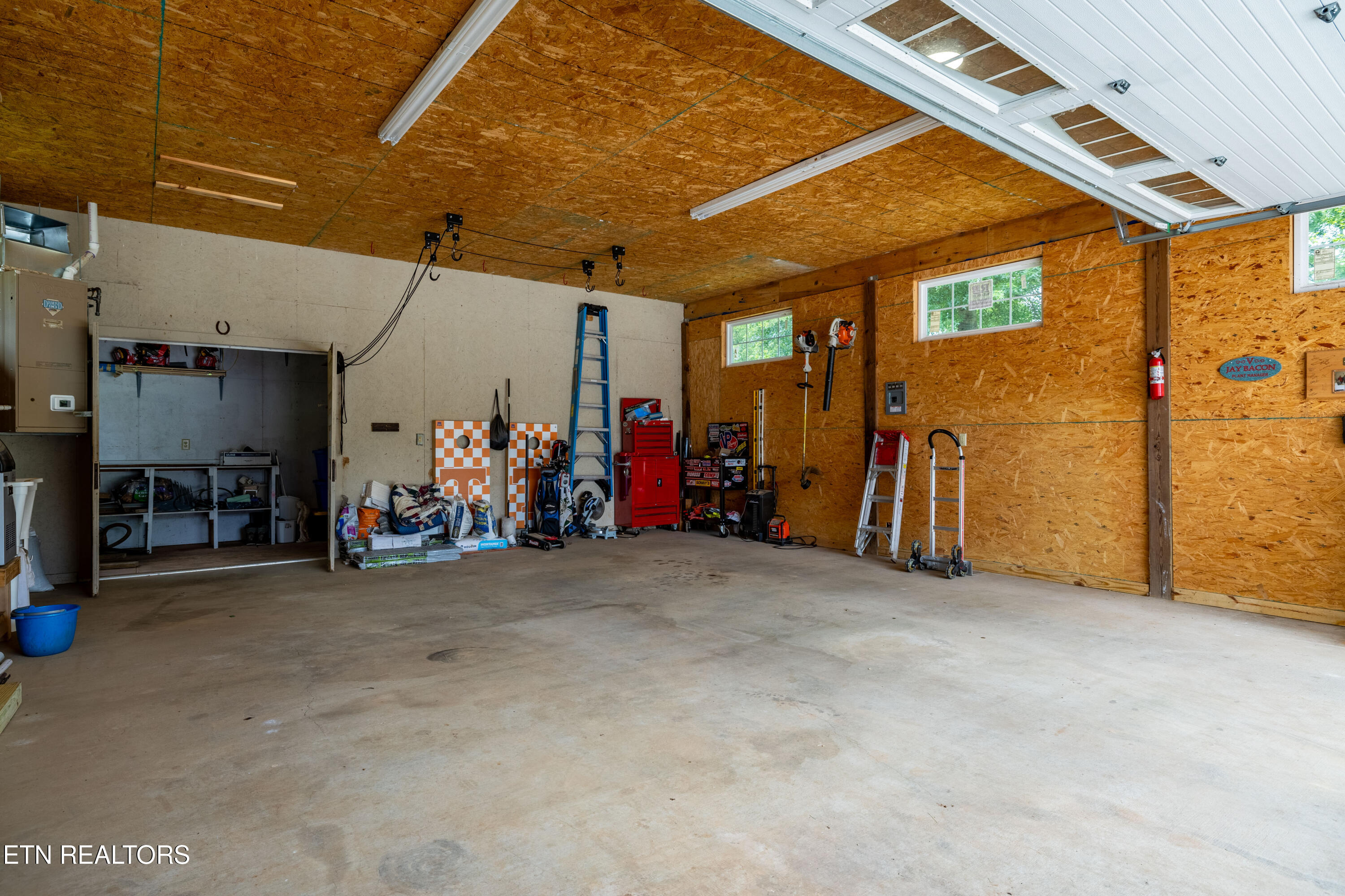 1225 Mountain View Road Lenoir City TN 37771