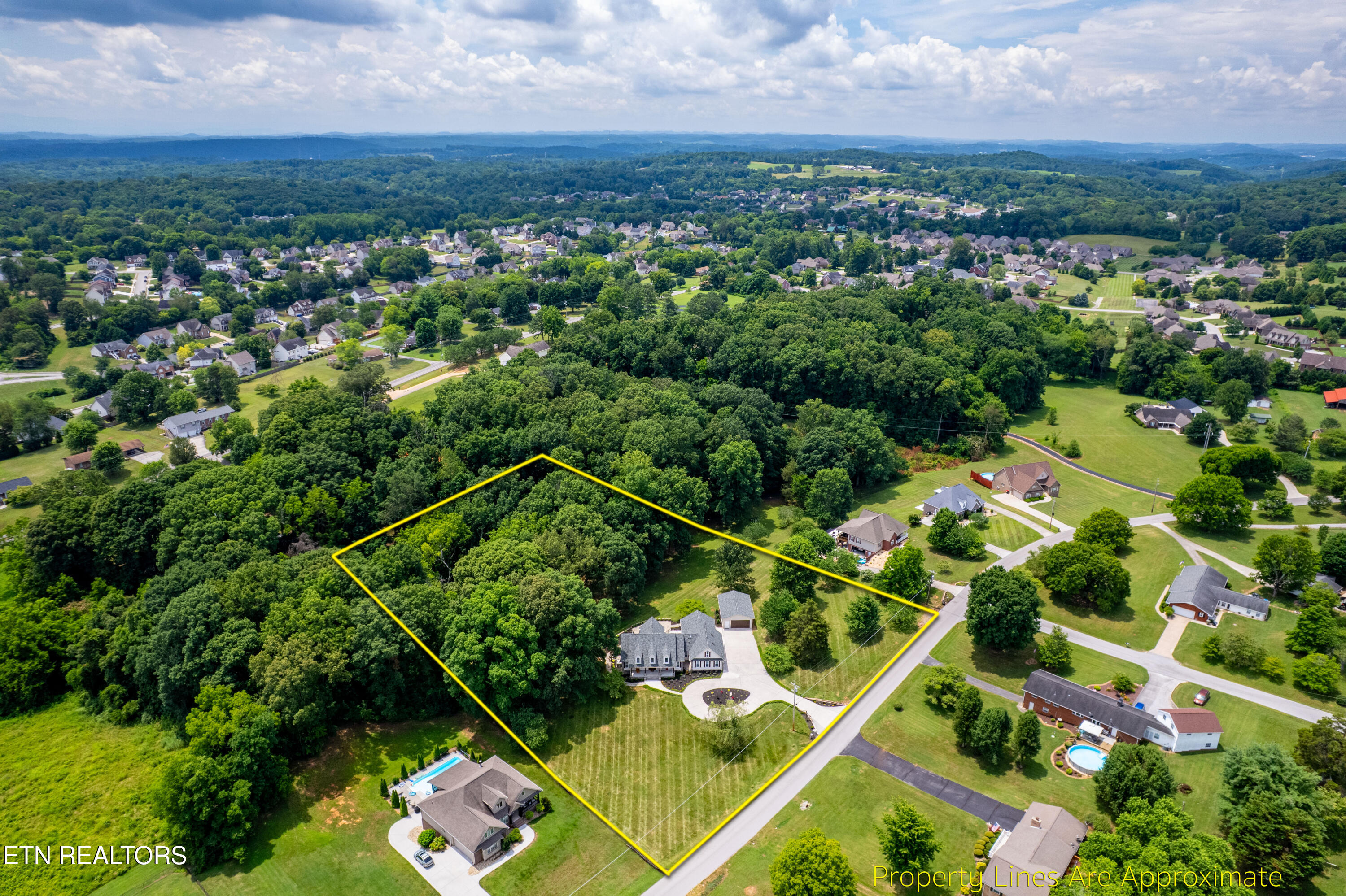 1225 Mountain View Road Lenoir City TN 37771