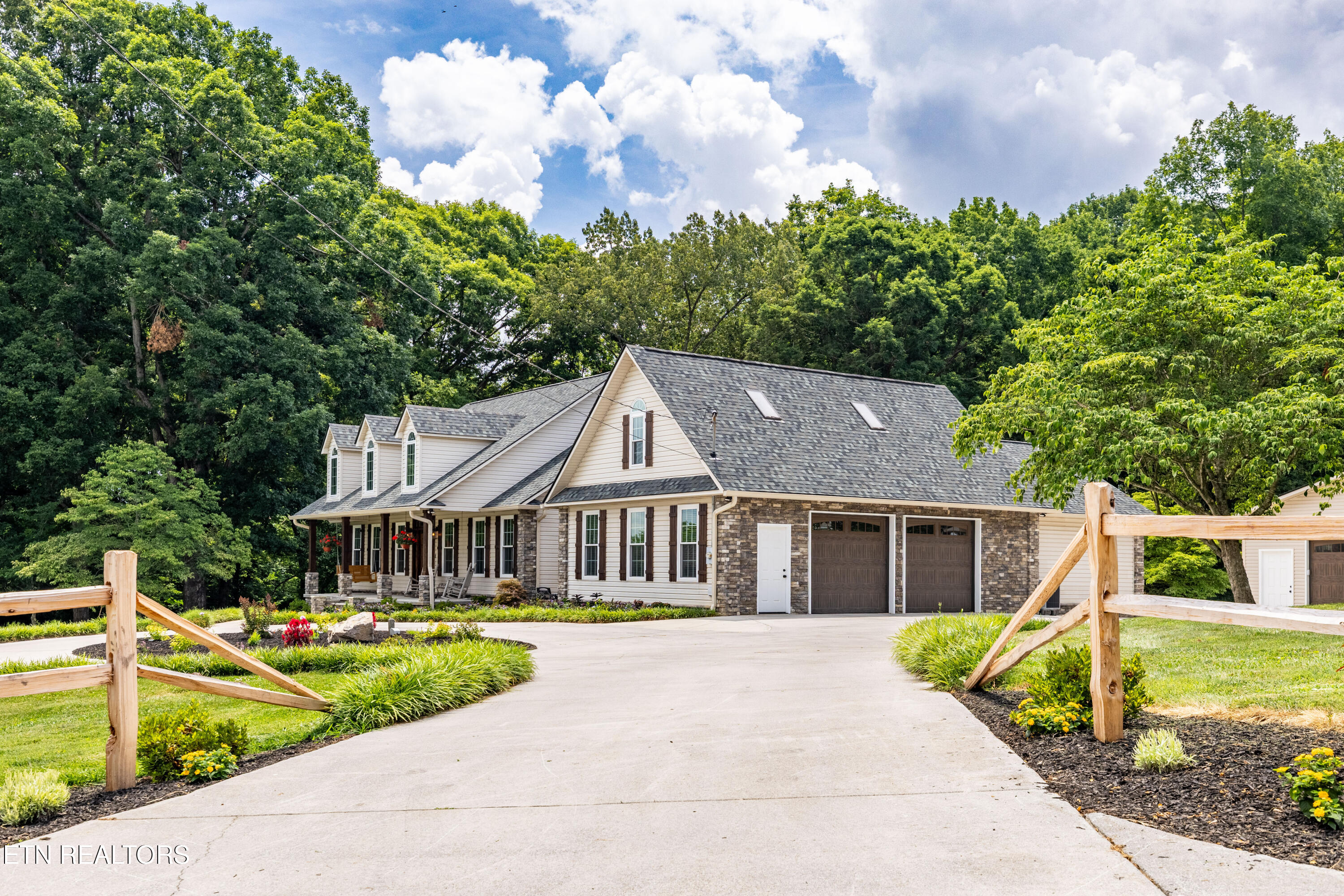 1225 Mountain View Road Lenoir City TN 37771
