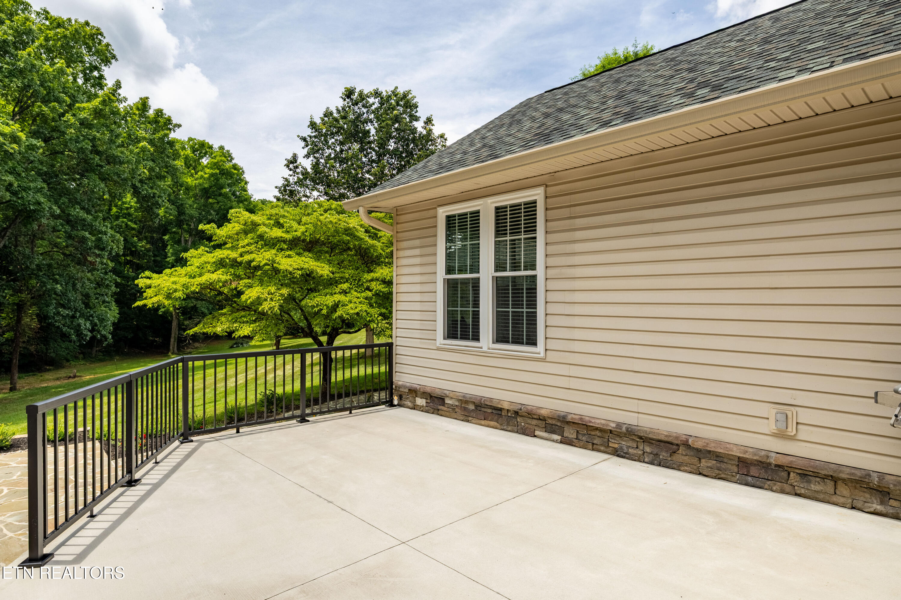 1225 Mountain View Road Lenoir City TN 37771