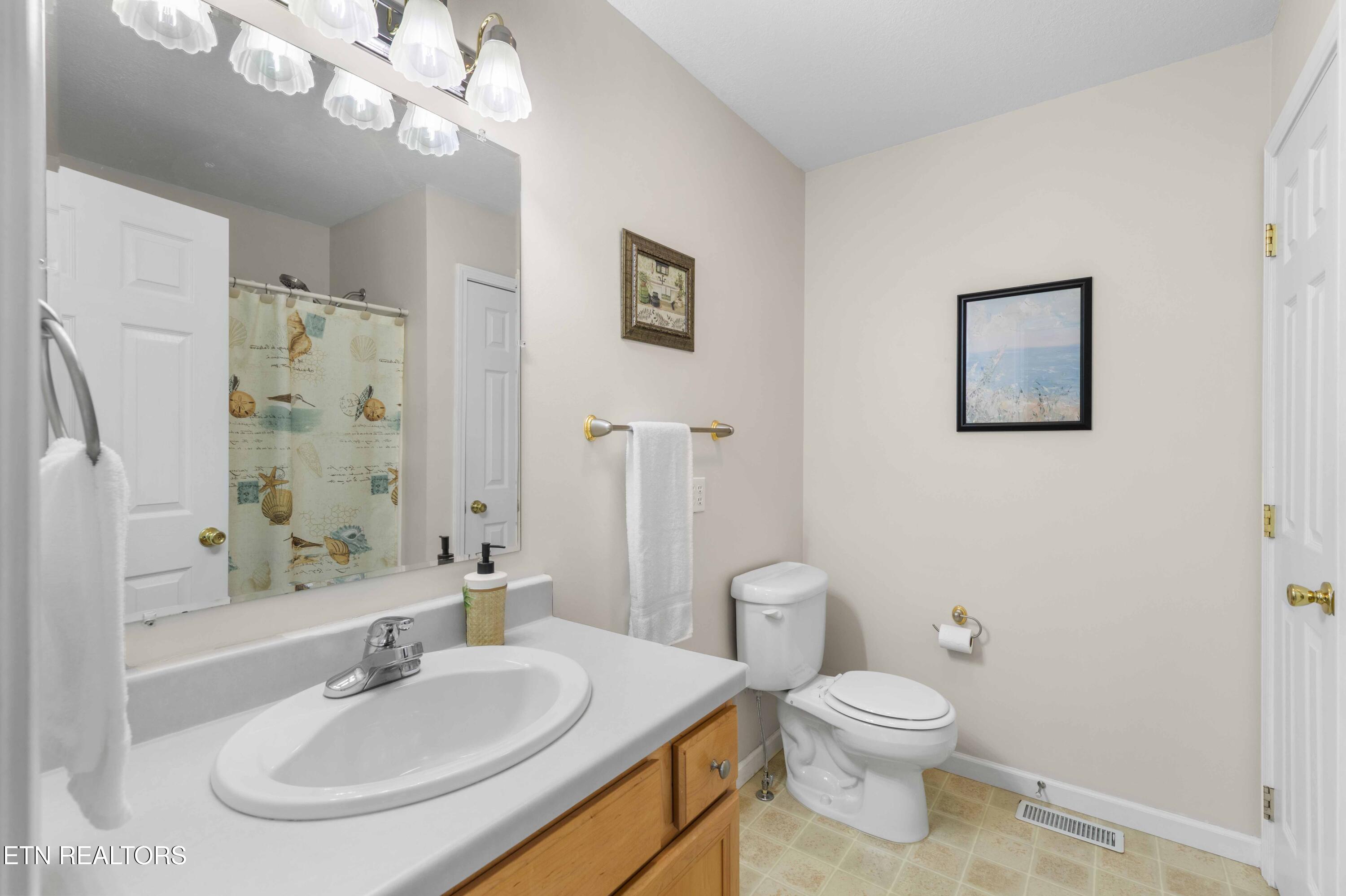 1354 Towe String Road Jacksboro TN 37757