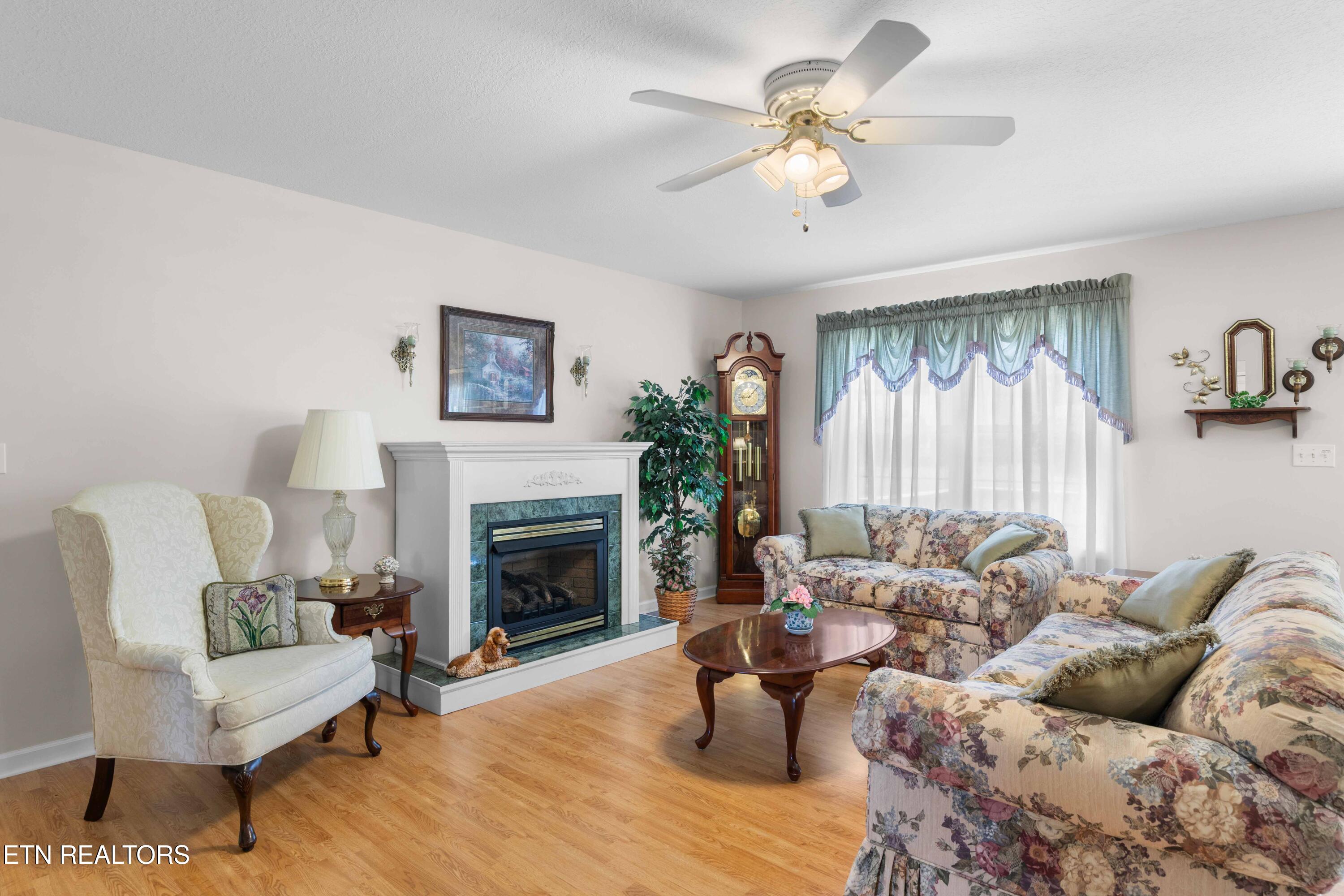 1354 Towe String Road Jacksboro TN 37757