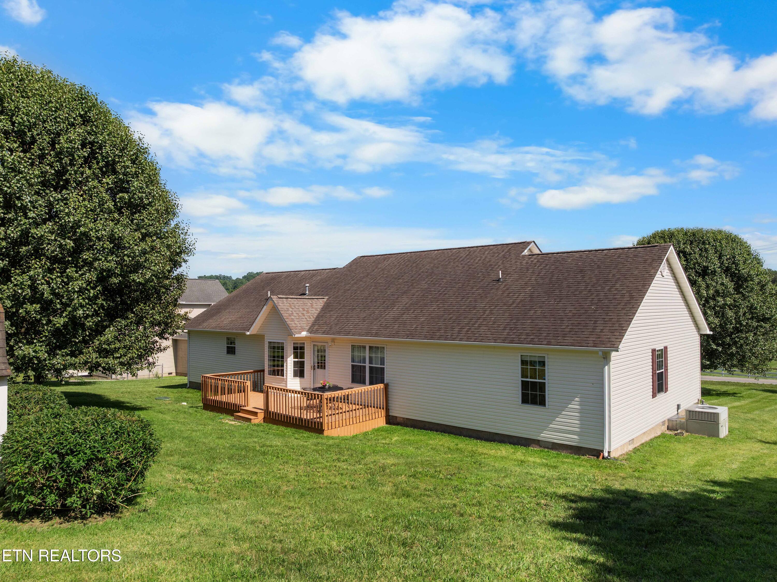 1354 Towe String Road Jacksboro TN 37757