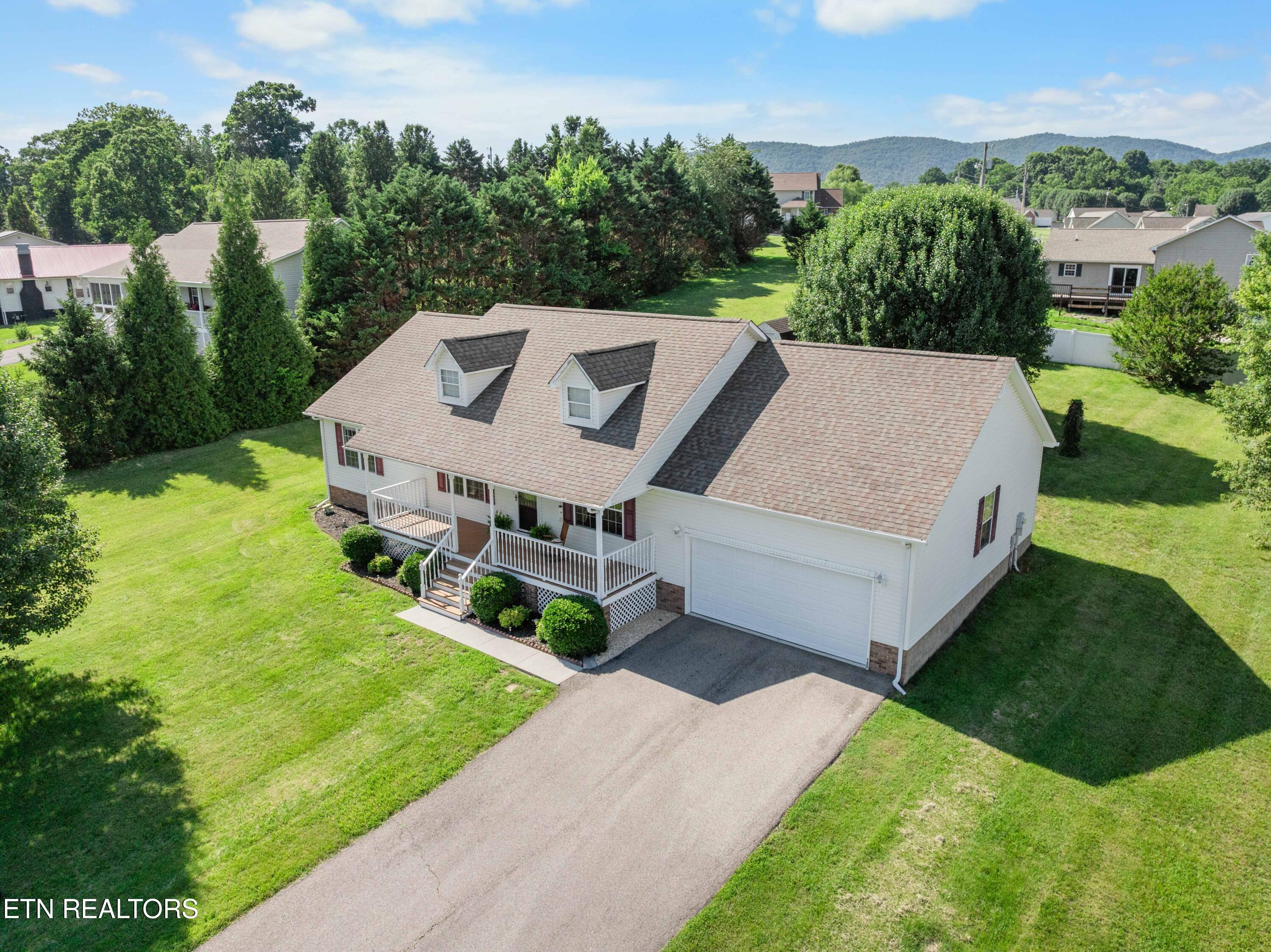 1354 Towe String Road Jacksboro TN 37757