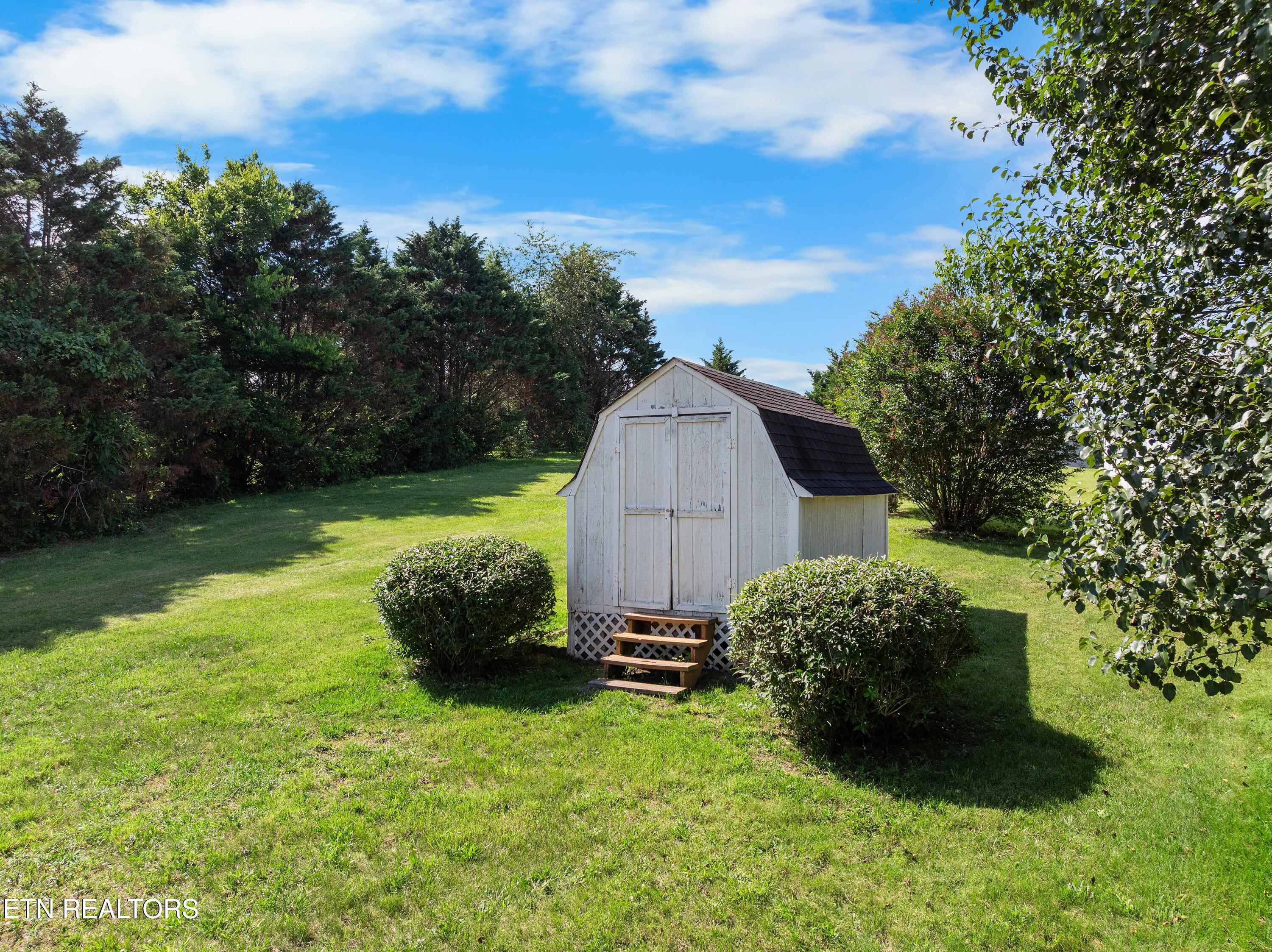 1354 Towe String Road Jacksboro TN 37757
