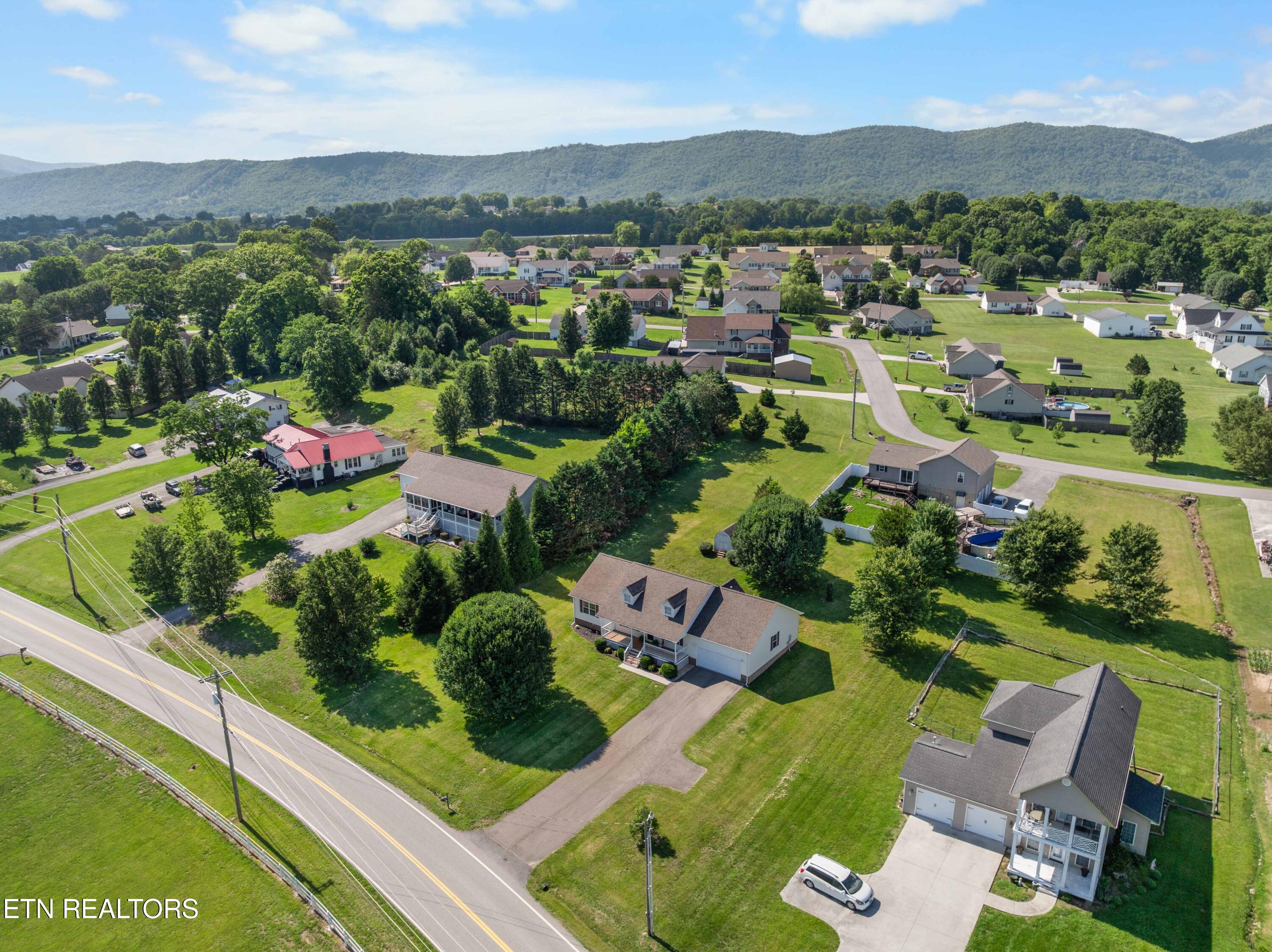 1354 Towe String Road Jacksboro TN 37757