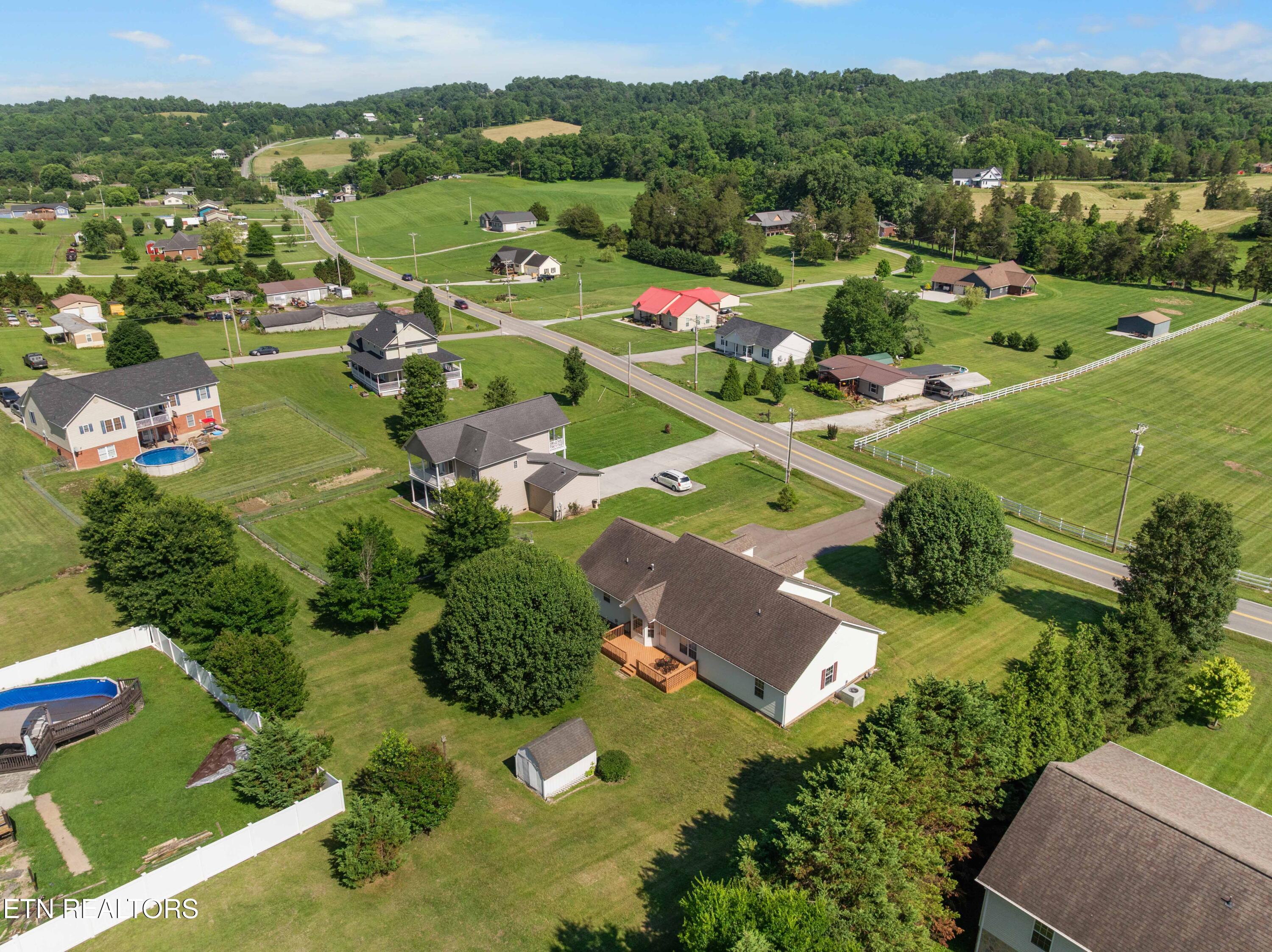 1354 Towe String Road Jacksboro TN 37757