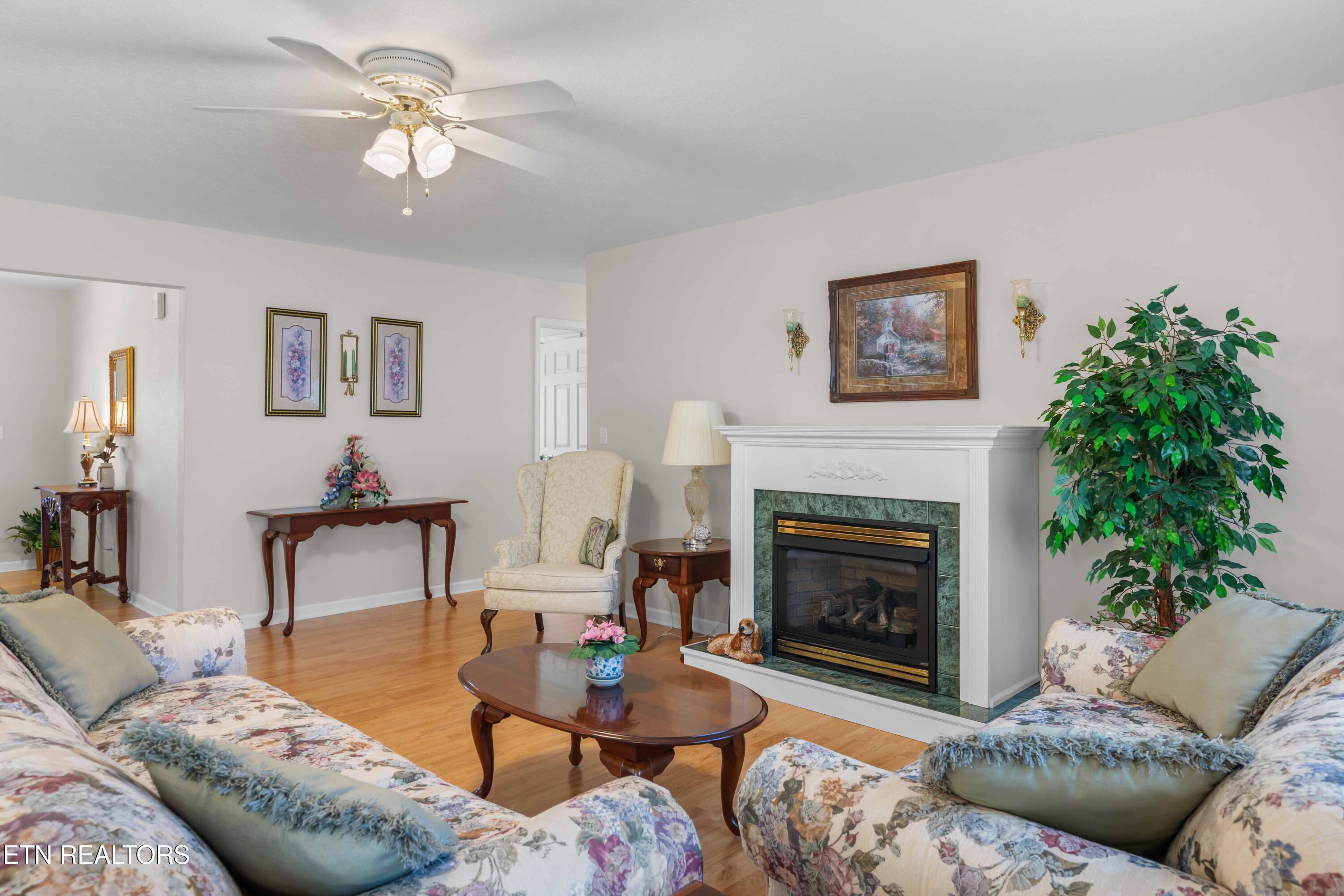1354 Towe String Road Jacksboro TN 37757