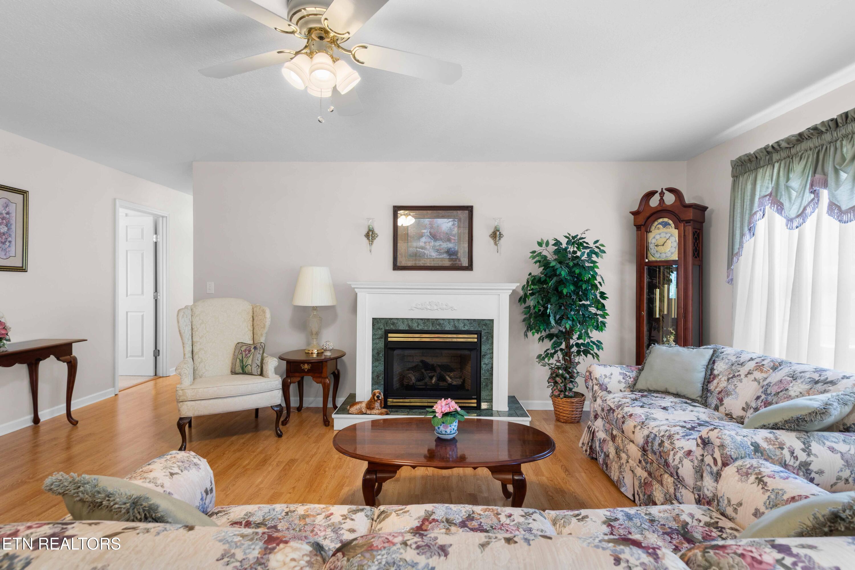 1354 Towe String Road Jacksboro TN 37757