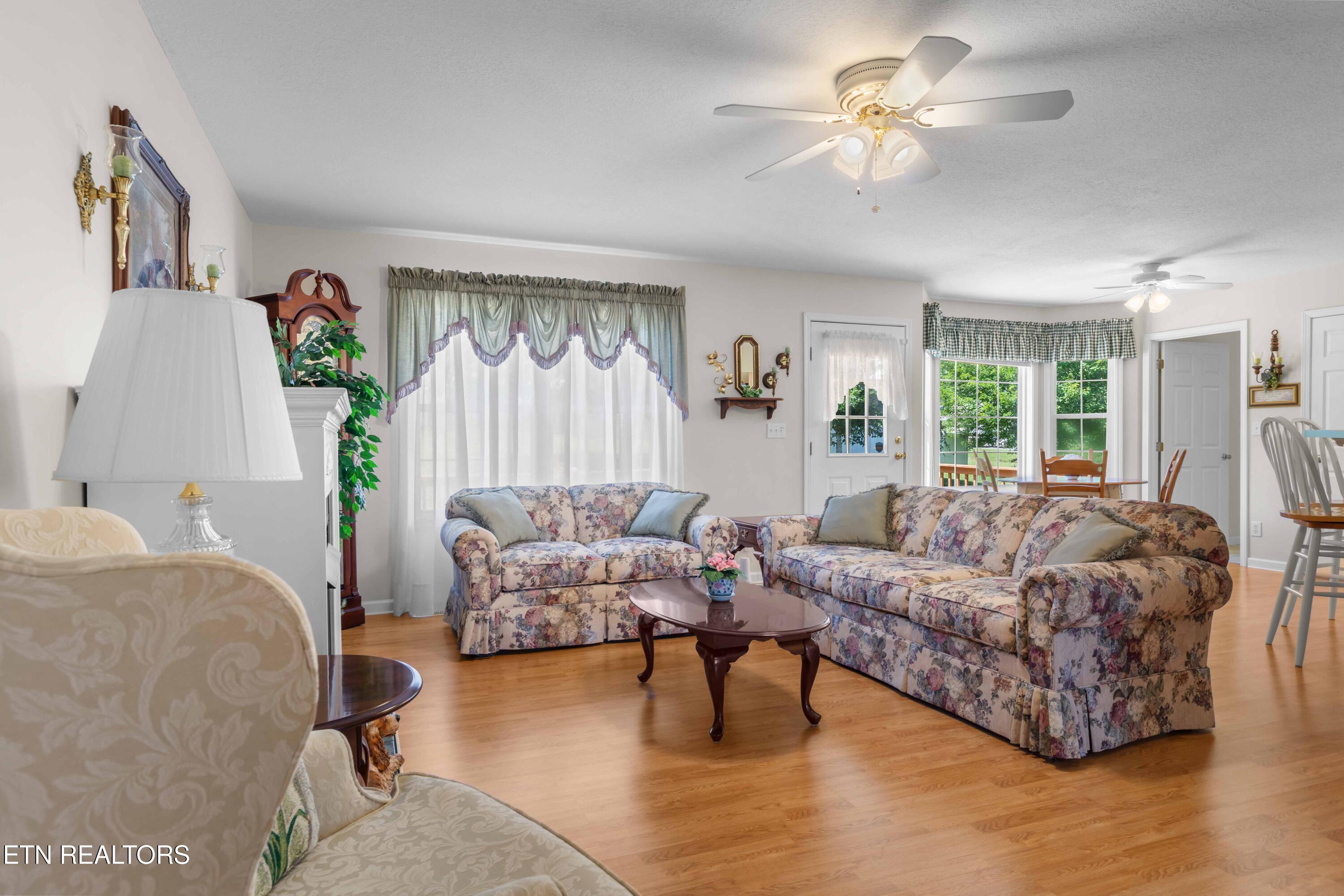 1354 Towe String Road Jacksboro TN 37757