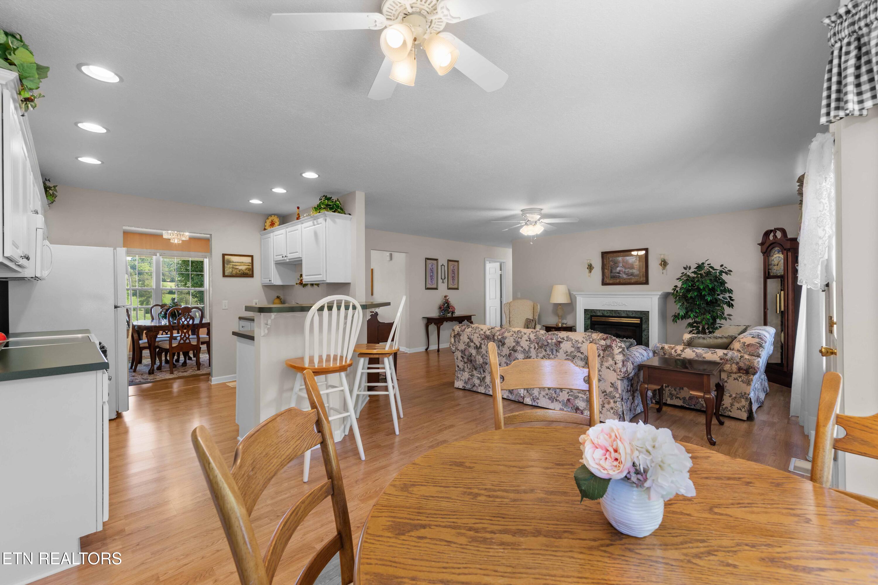 1354 Towe String Road Jacksboro TN 37757