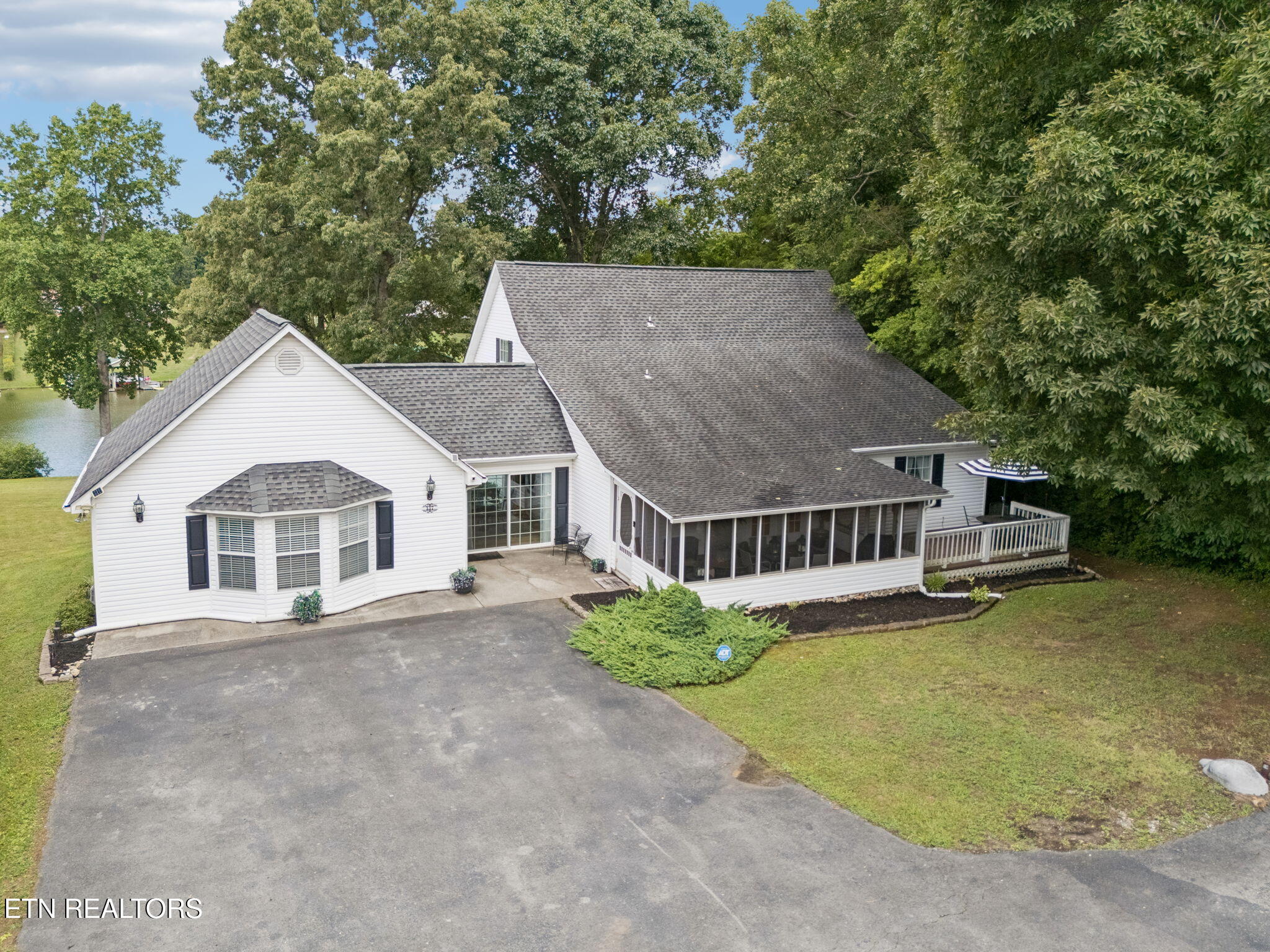 137 Corntassel Shores Vonore TN 37885