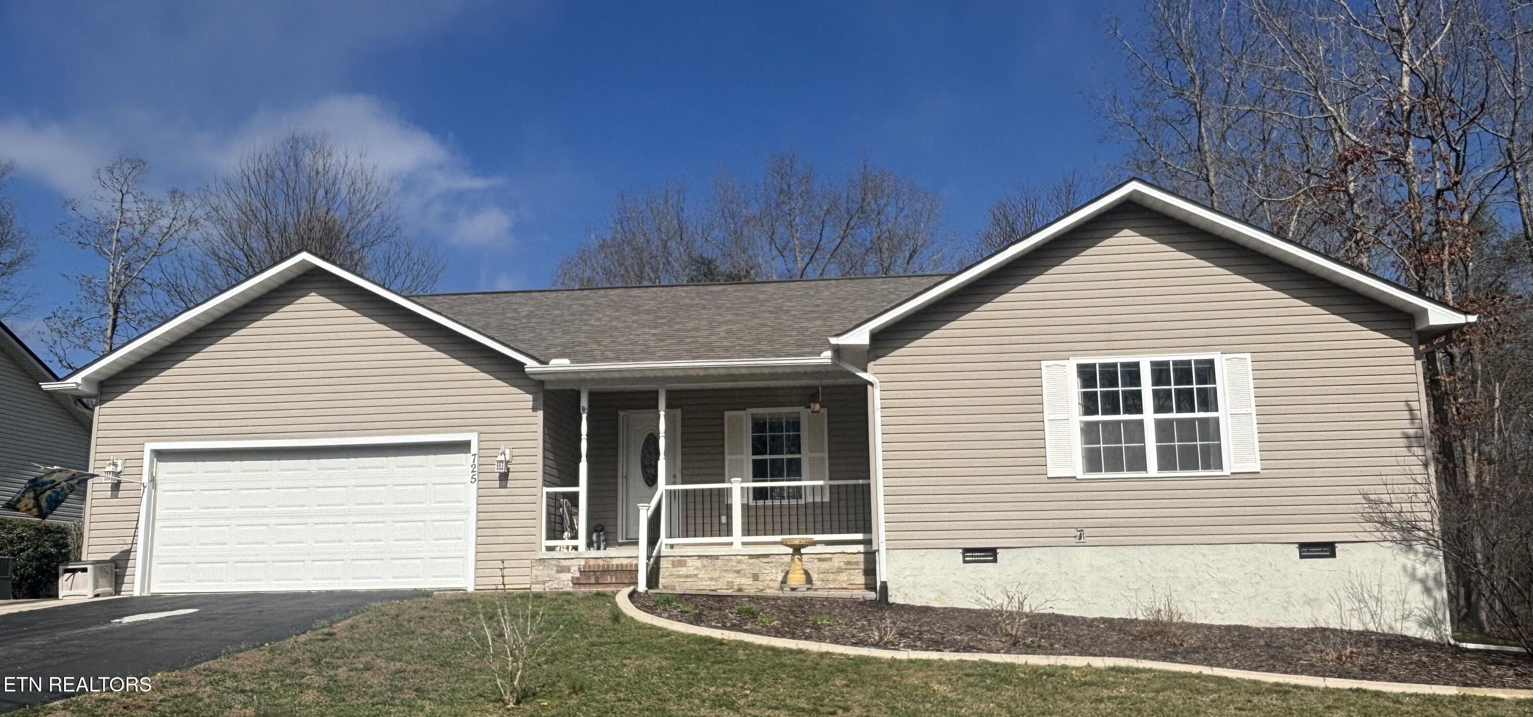 725 Oneida Lane Crossville TN 38572