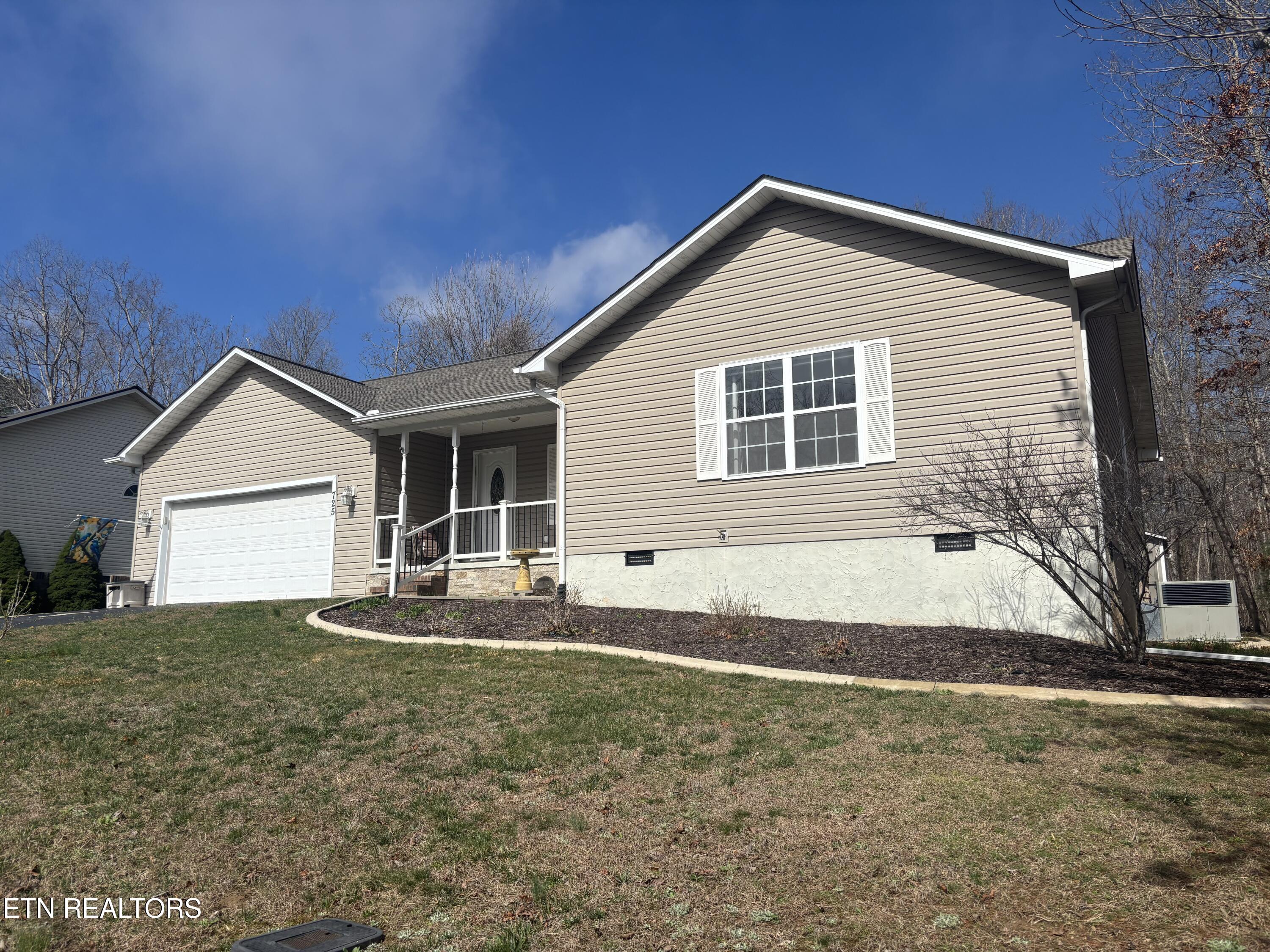 725 Oneida Lane Crossville TN 38572
