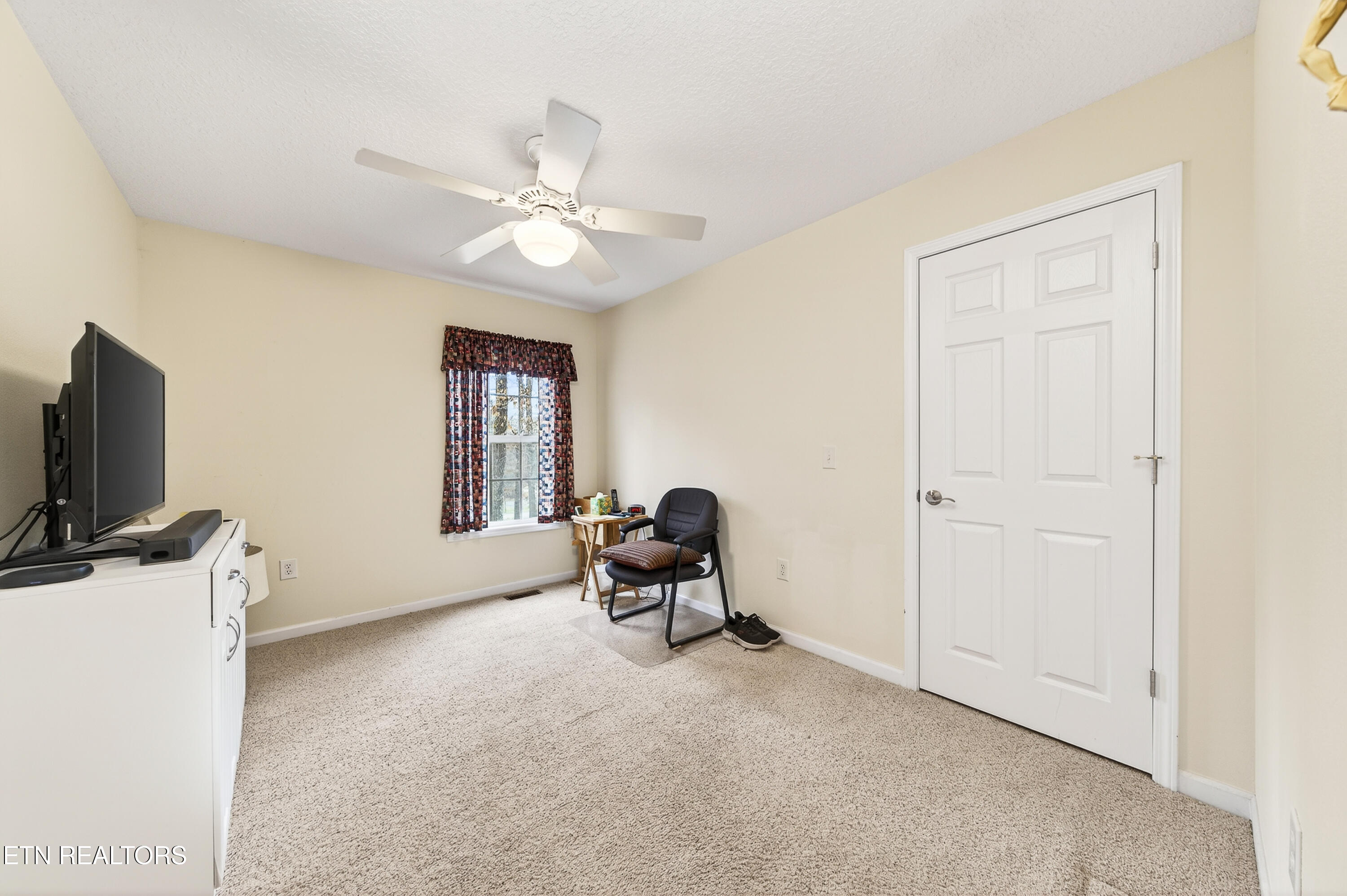 725 Oneida Lane Crossville TN 38572