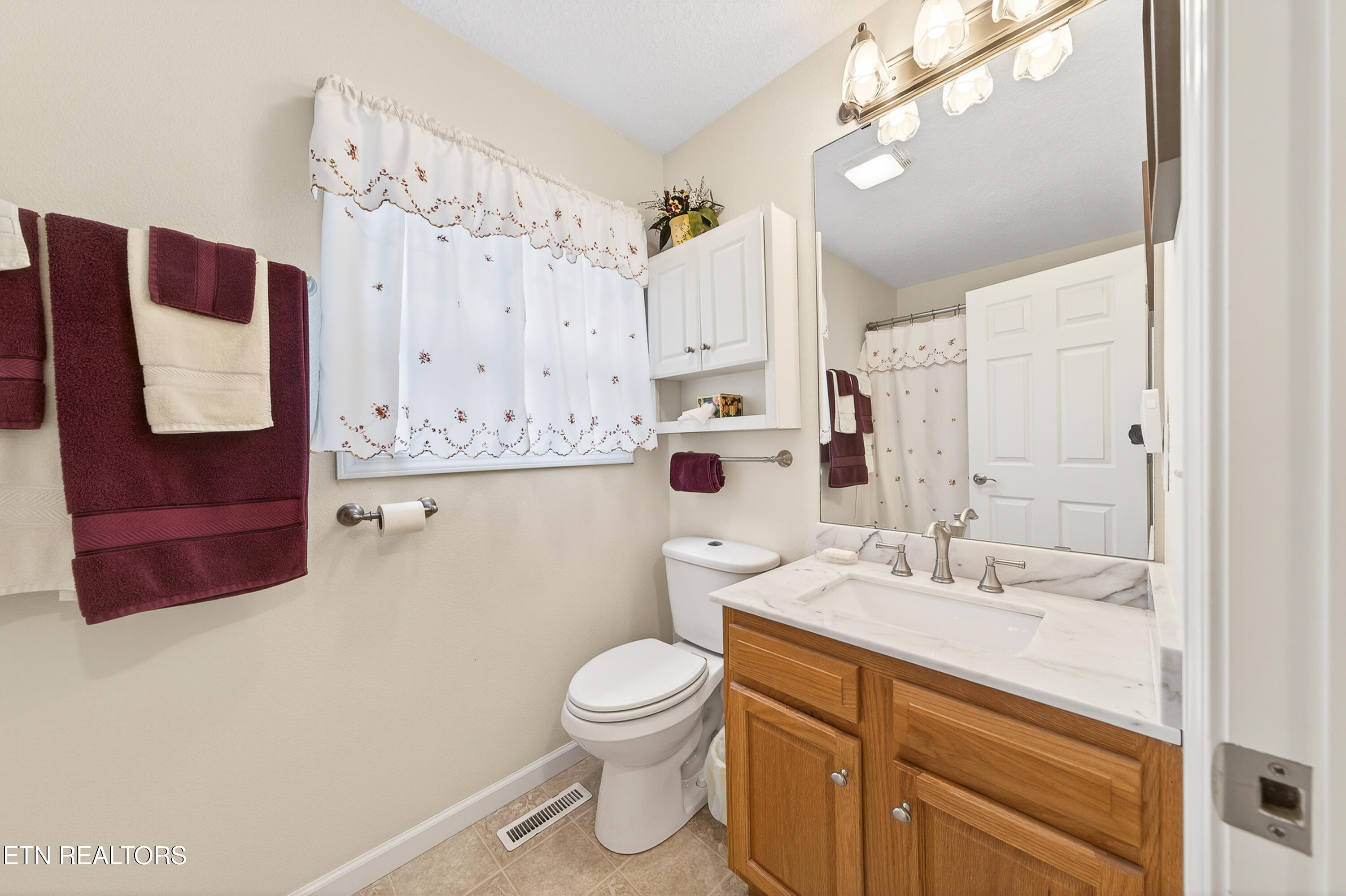 725 Oneida Lane Crossville TN 38572