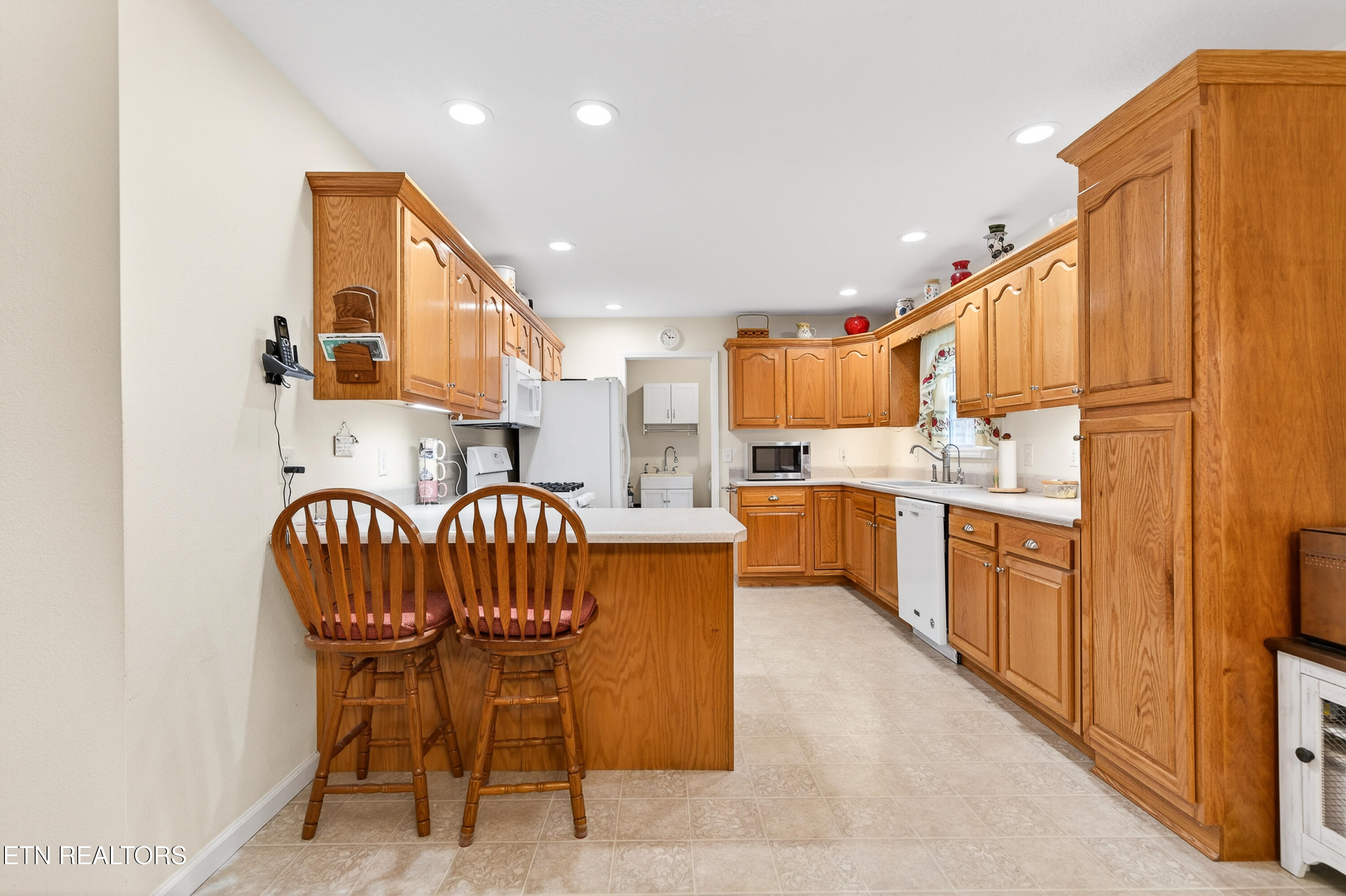 725 Oneida Lane Crossville TN 38572
