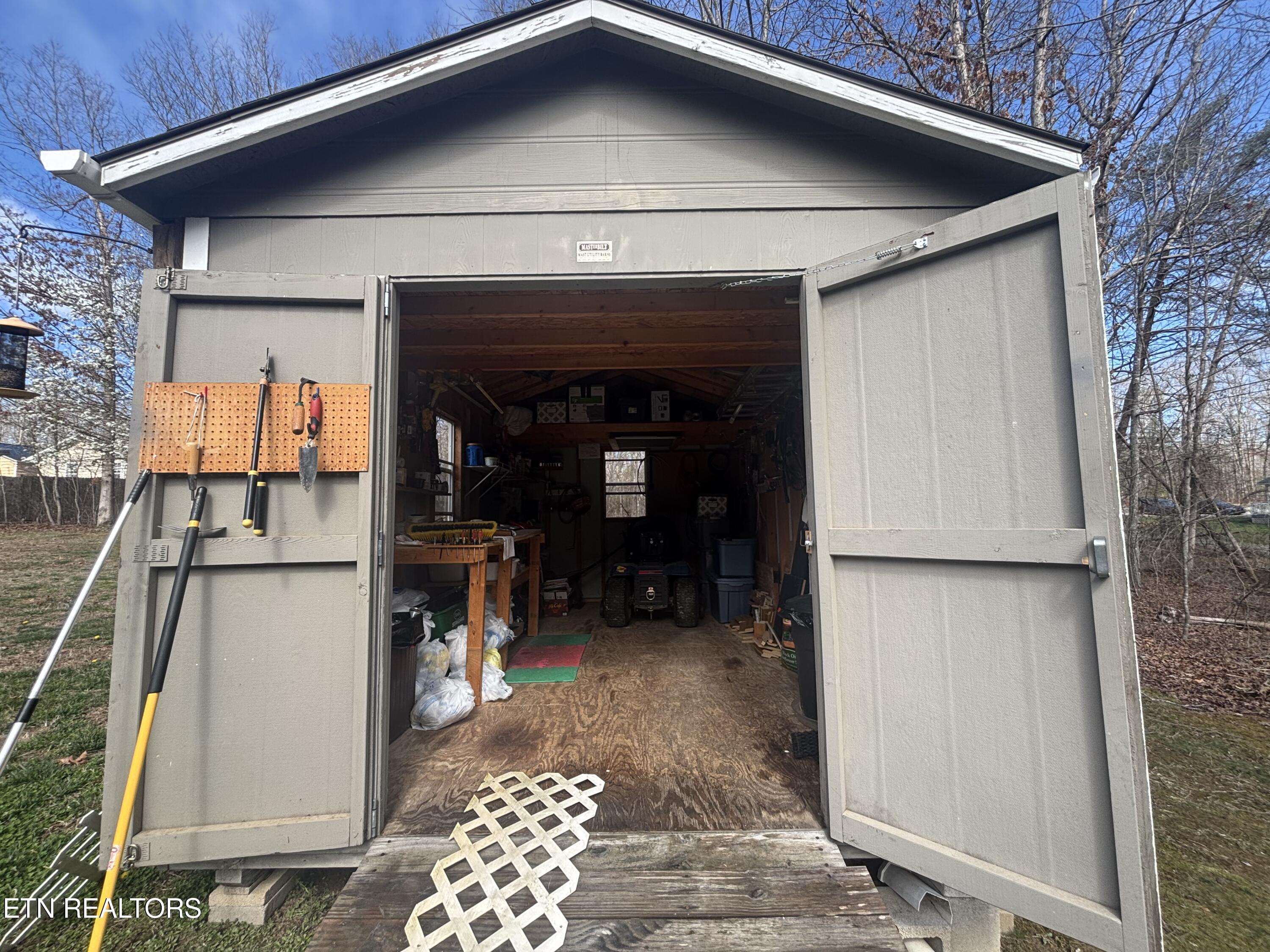 725 Oneida Lane Crossville TN 38572