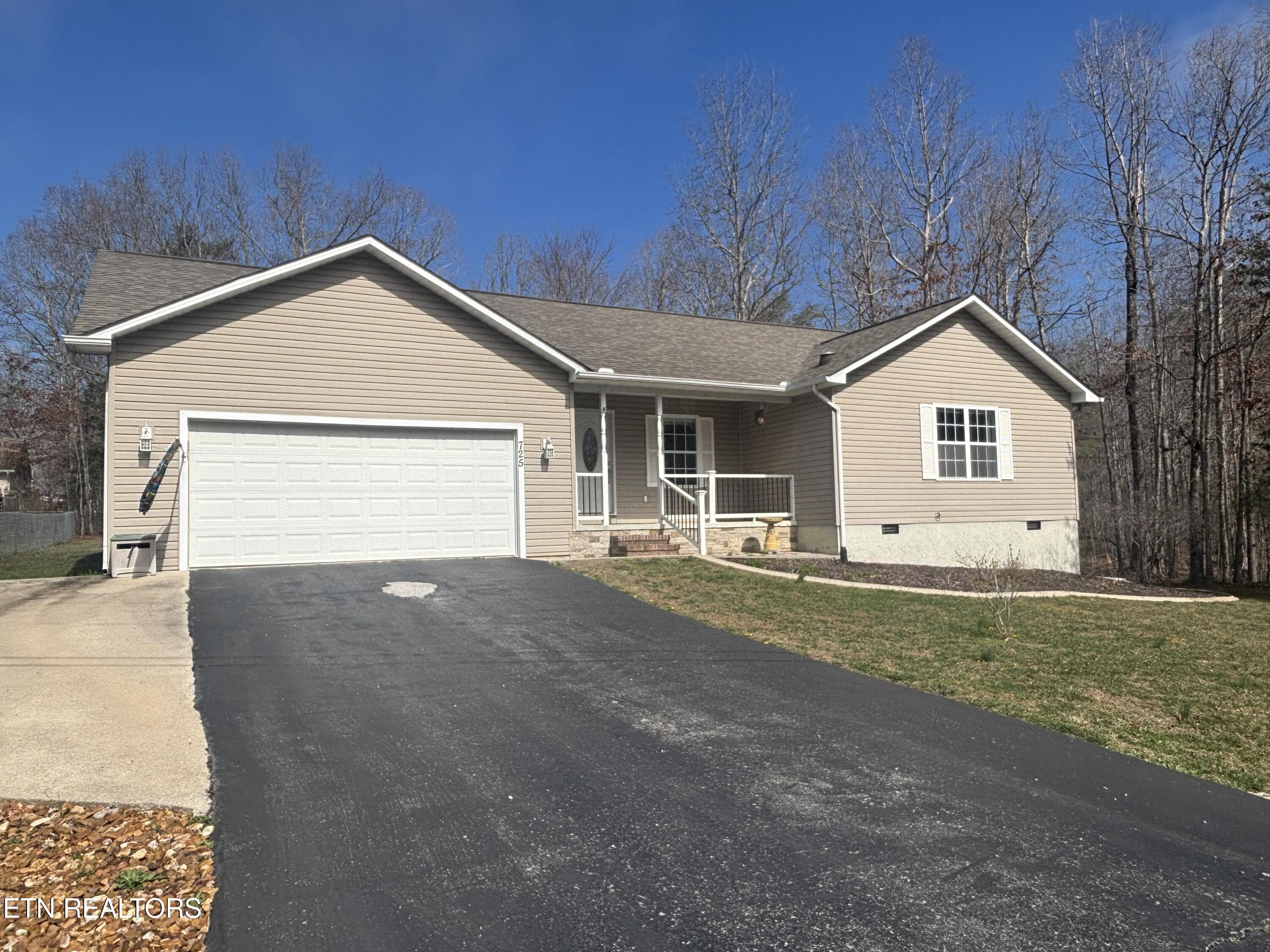 725 Oneida Lane Crossville TN 38572