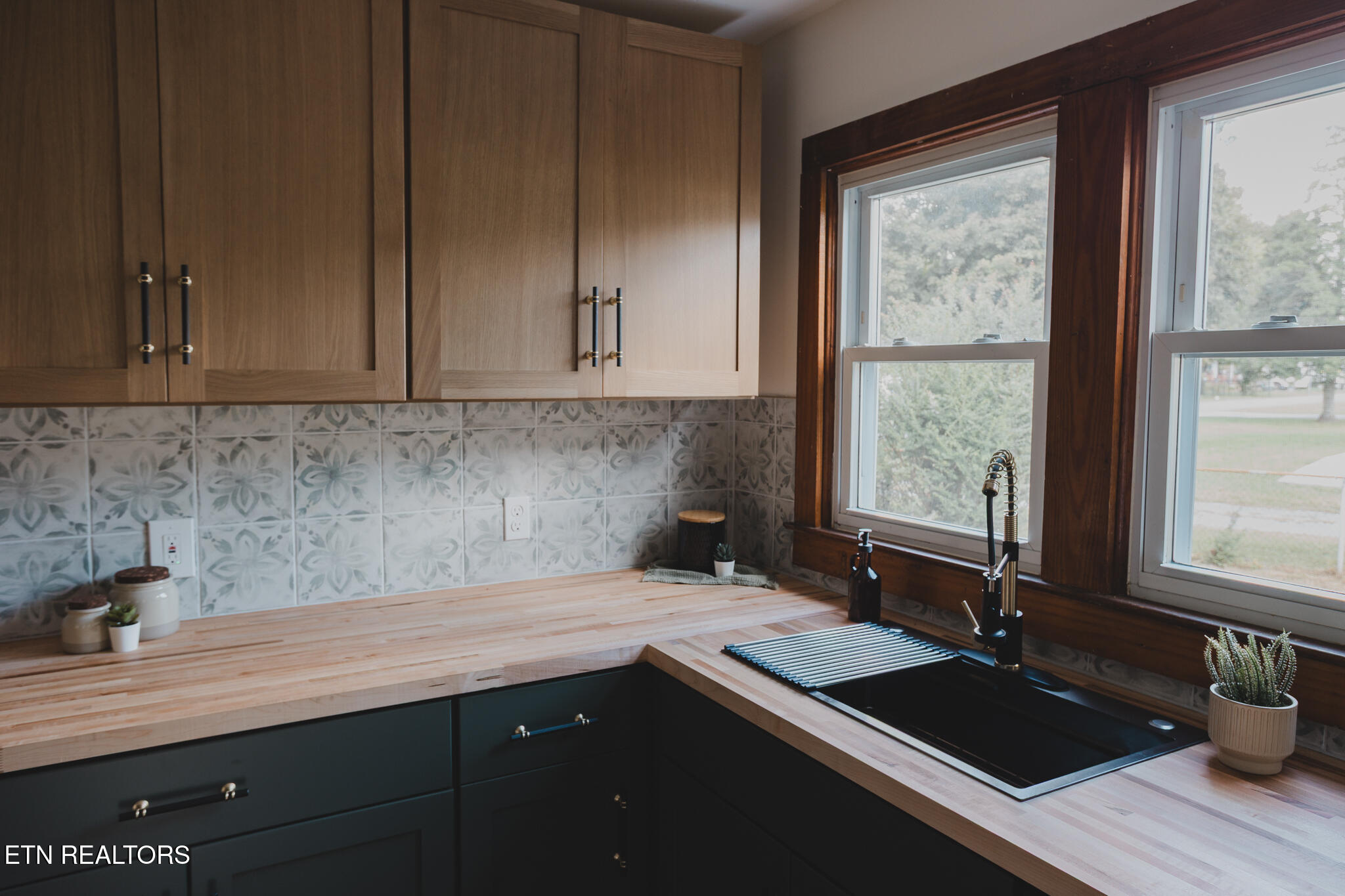 231 S Oakwood Avenue Clinton TN 37716