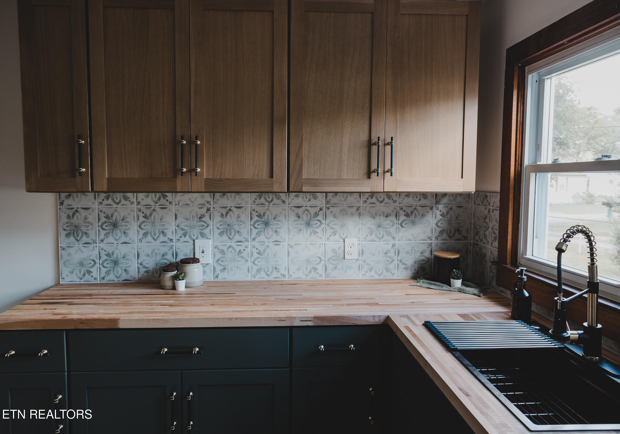 231 S Oakwood Avenue Clinton TN 37716