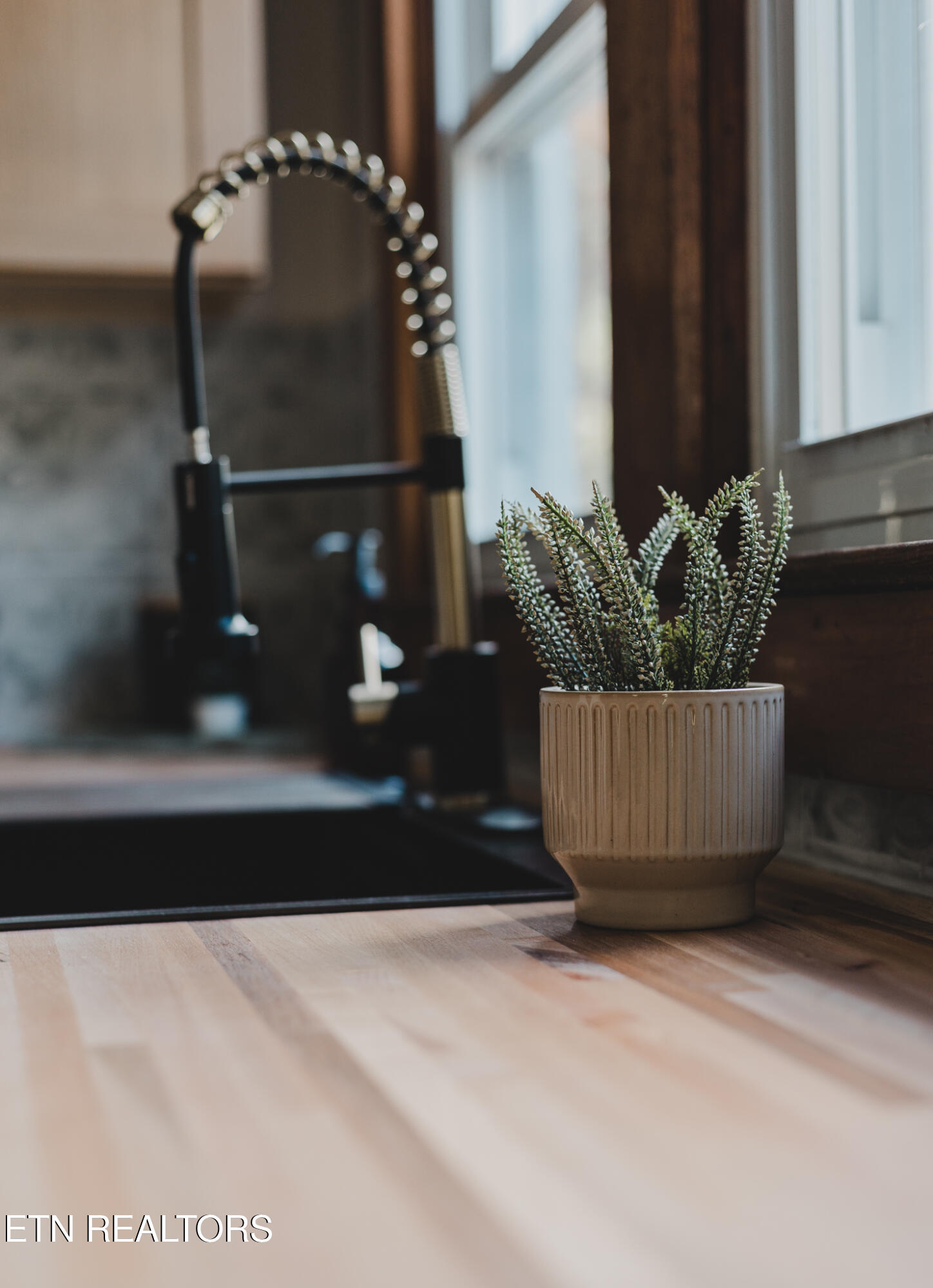 231 S Oakwood Avenue Clinton TN 37716