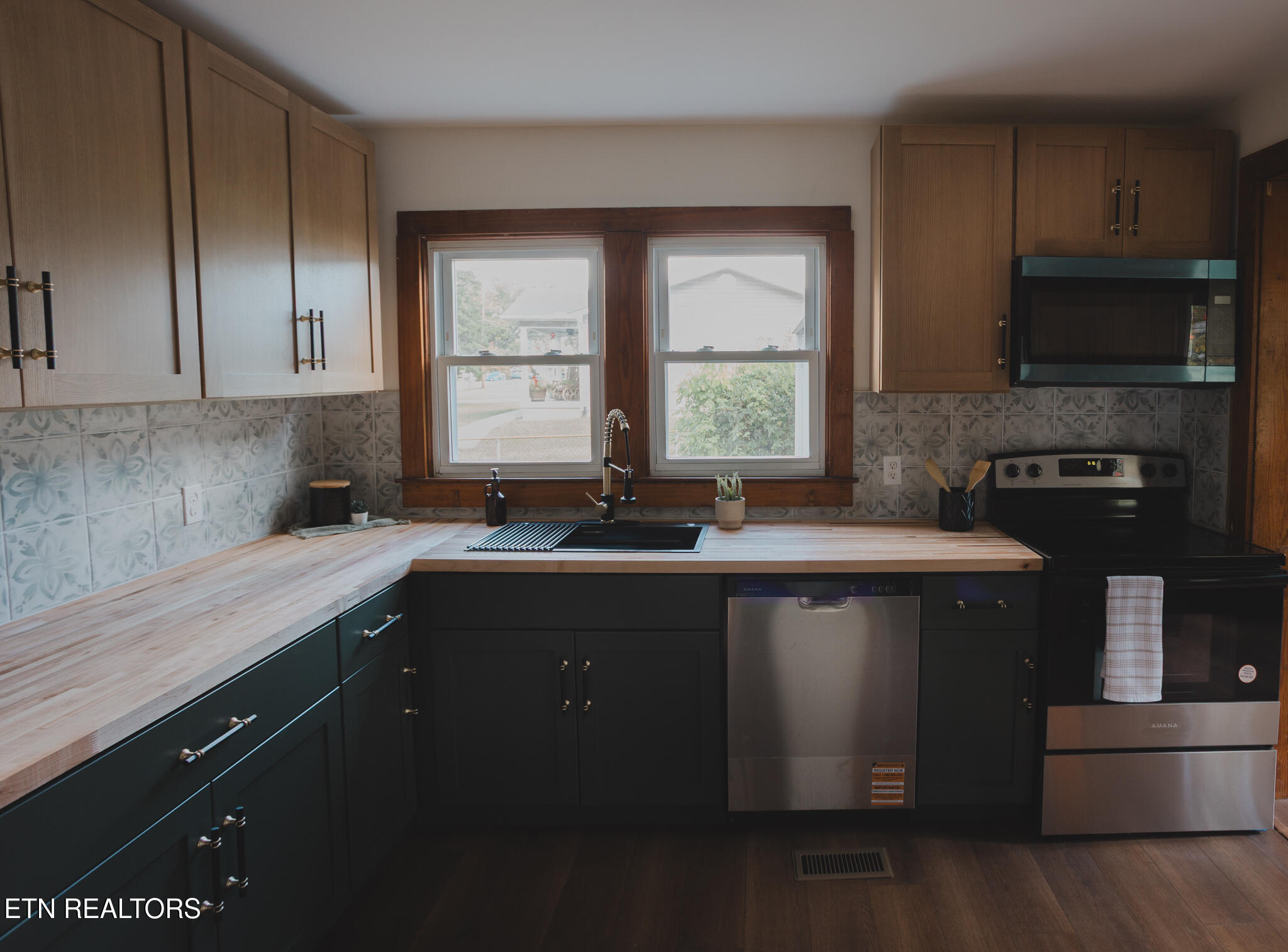 231 S Oakwood Avenue Clinton TN 37716