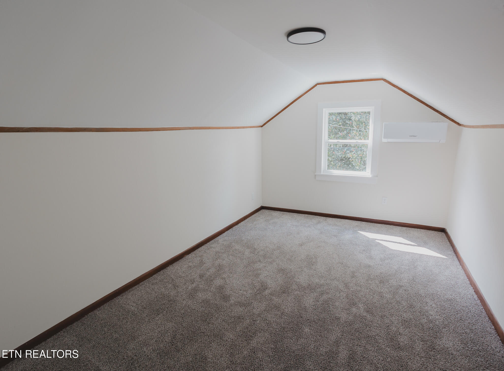 231 S Oakwood Avenue Clinton TN 37716