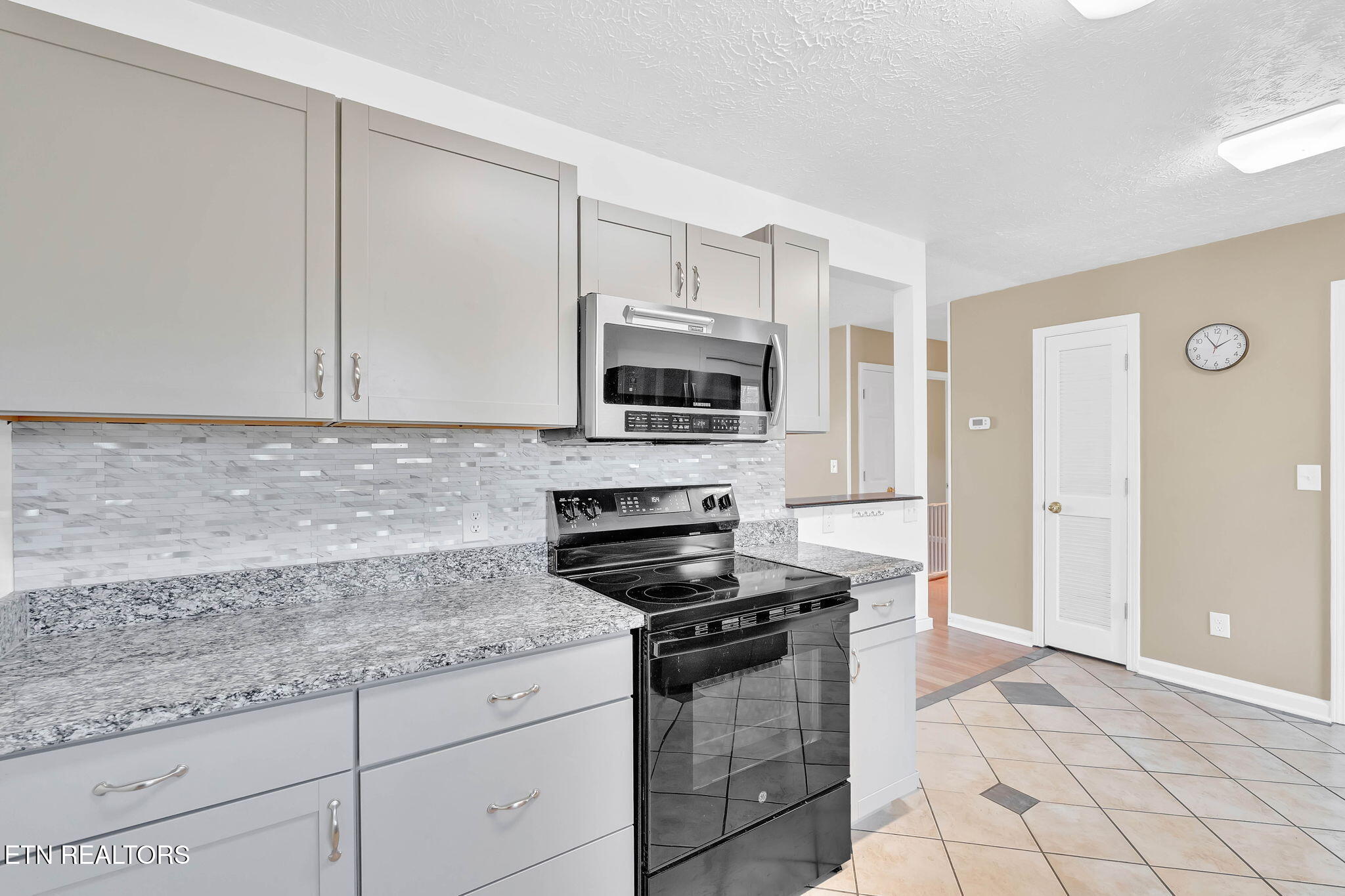 673 Ross Drive Dandridge TN 37725