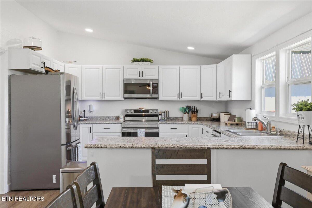 1509 Hollow Springs Road White Pine TN 37890