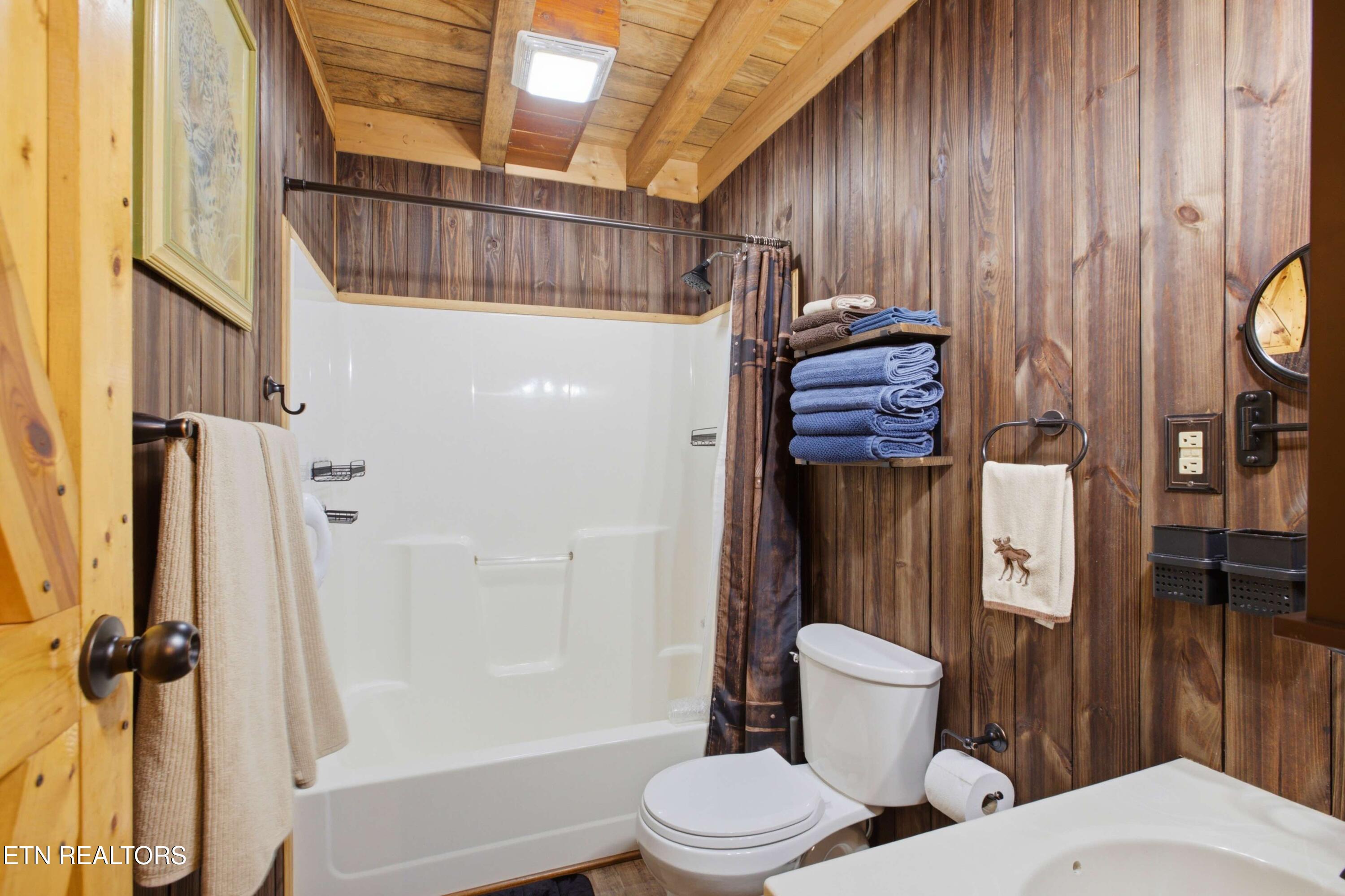 784 Wilderness Trail Oneida TN 37841