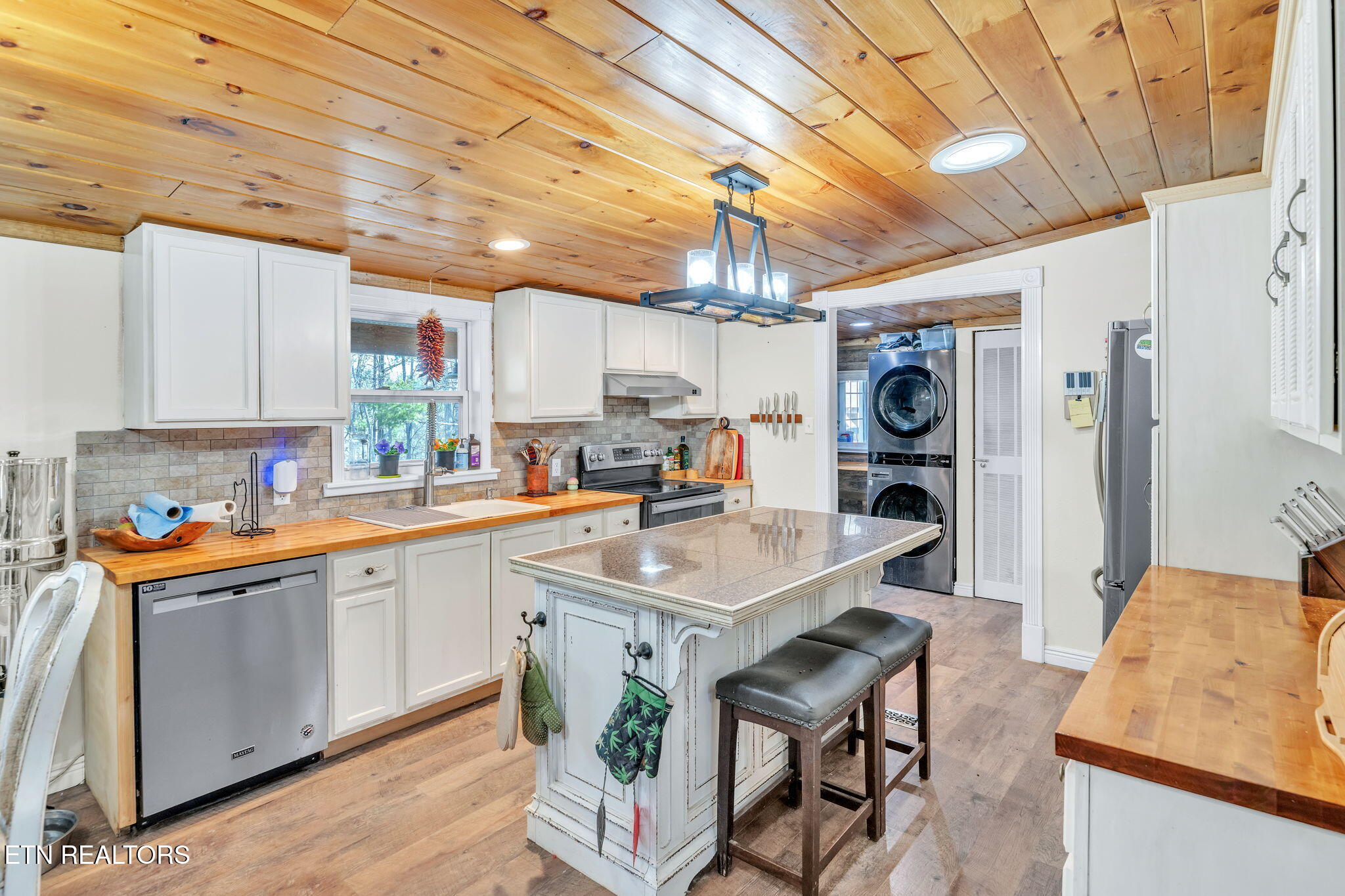 351 Zac Road Sunbright TN 37872