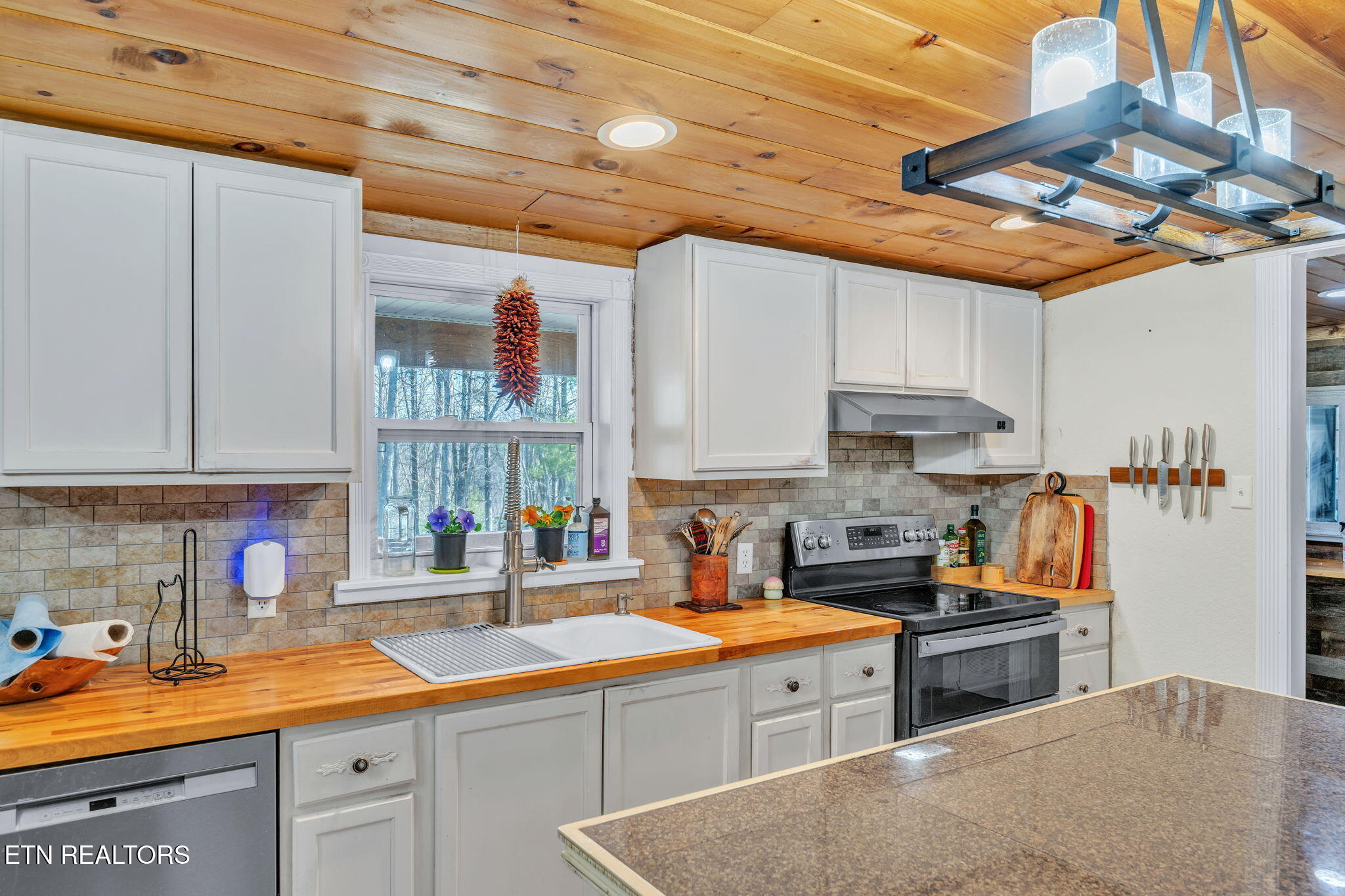 351 Zac Road Sunbright TN 37872