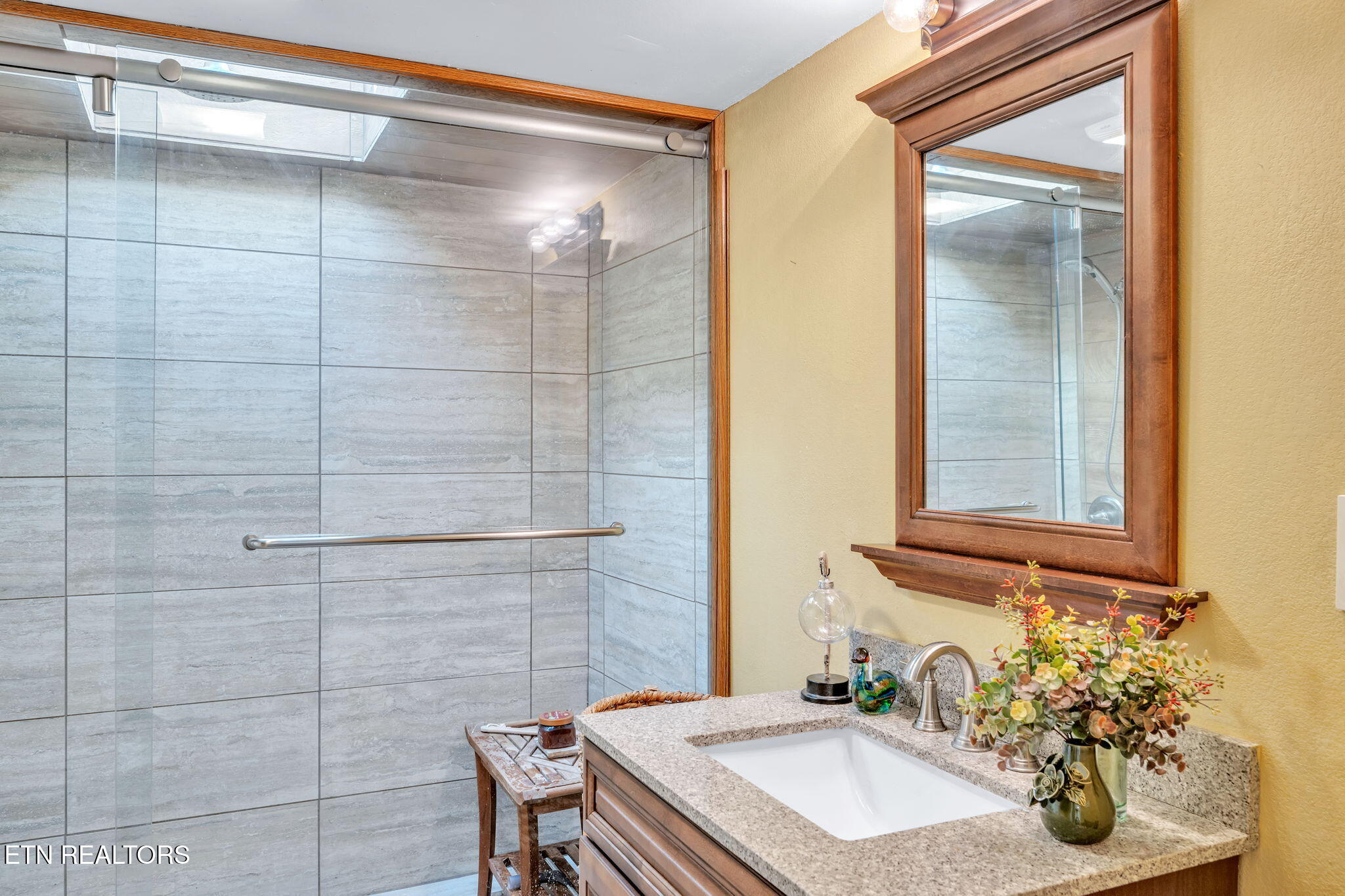 351 Zac Road Sunbright TN 37872